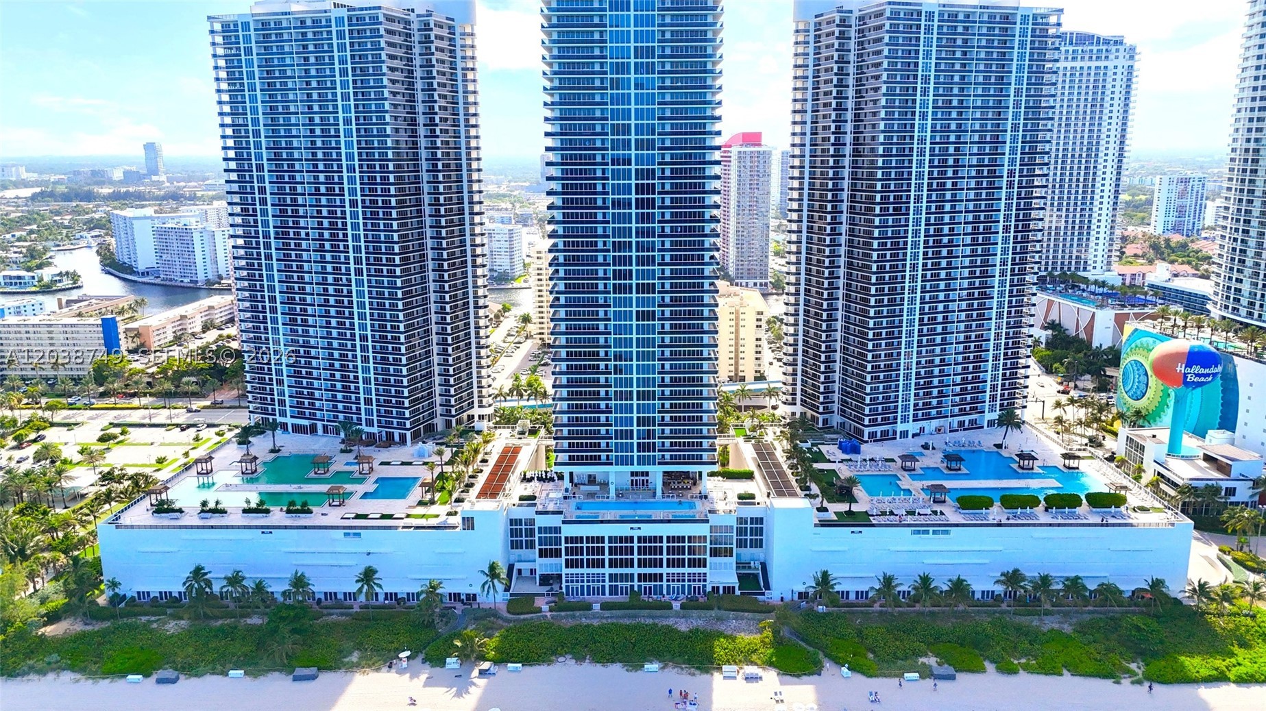 BEACH CLUB CONDO - Residential Lease