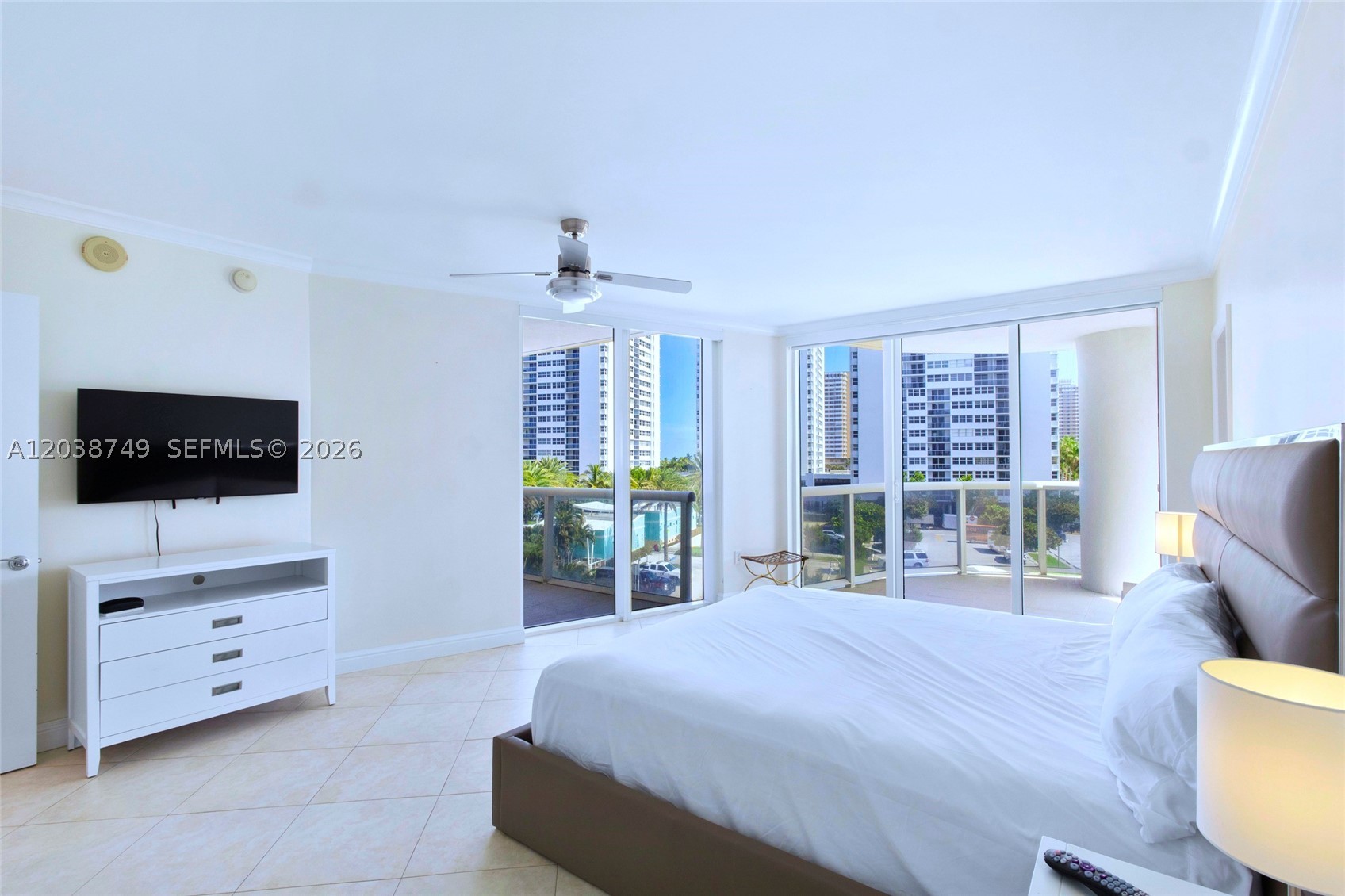 BEACH CLUB CONDO - Residential Lease
