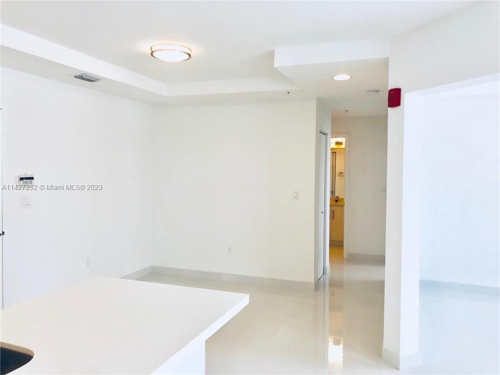 WEITZER AVENTURA PLACE CO - Residential Lease