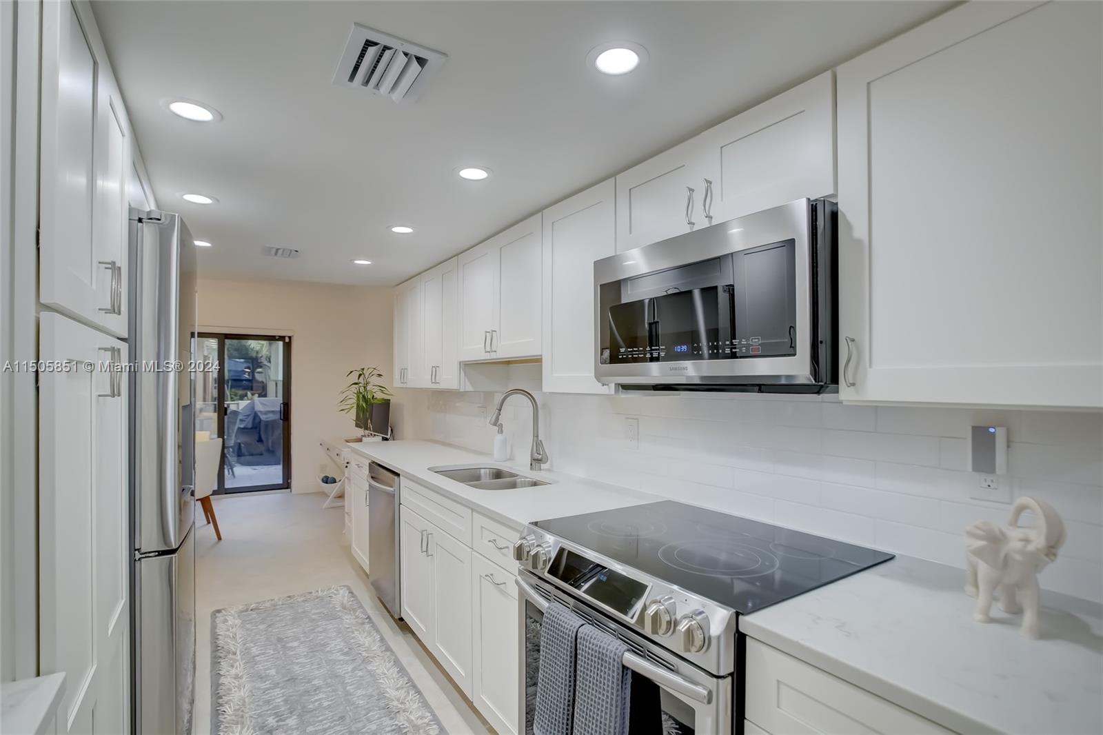 BAYVIEW VILLAGE CONDO - Residential