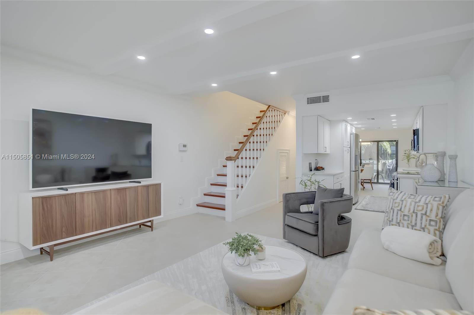 BAYVIEW VILLAGE CONDO - Residential