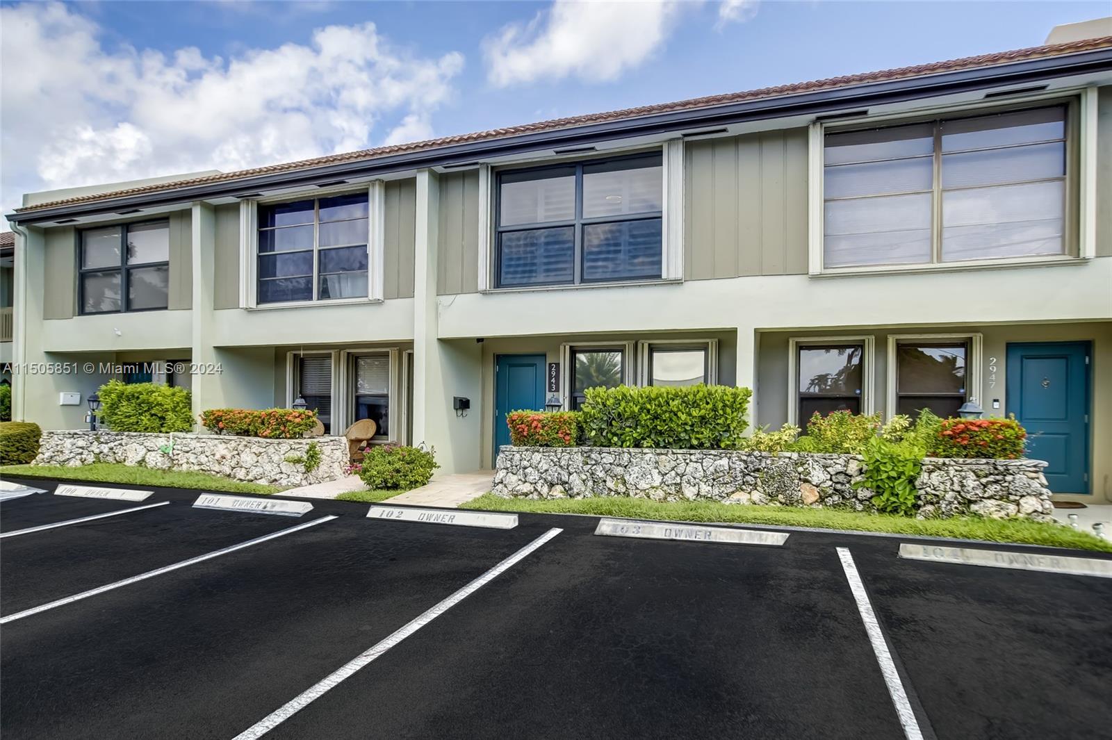 BAYVIEW VILLAGE CONDO - Residential