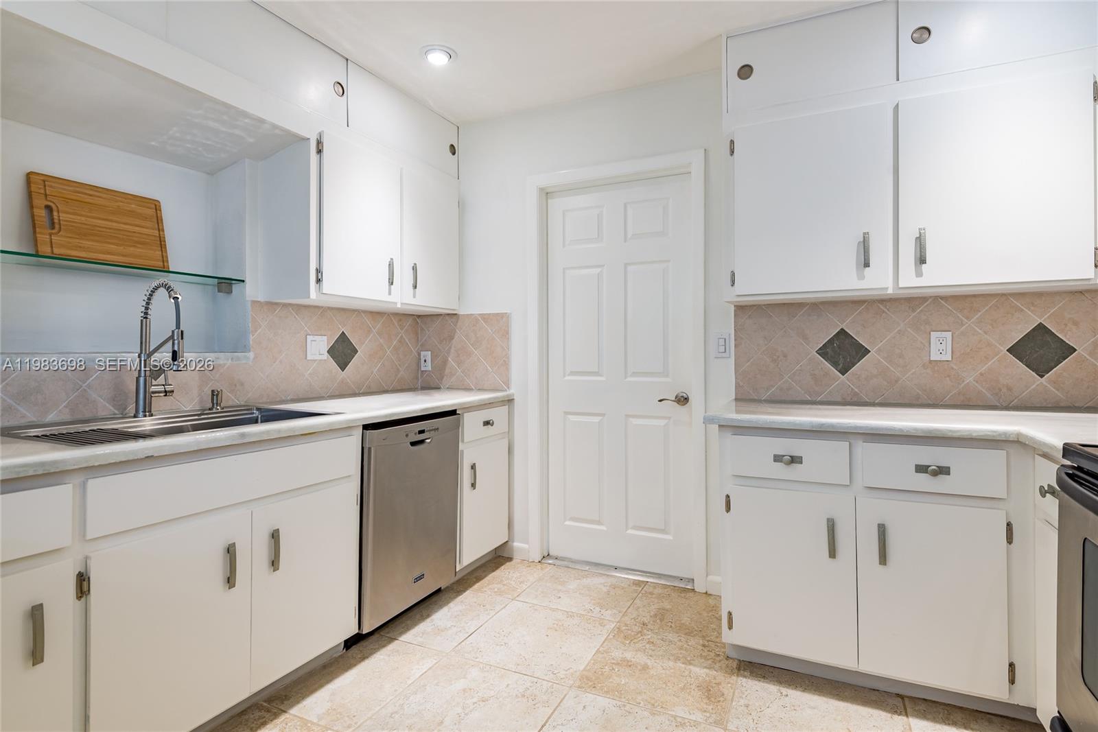 TROPIC PALMS 1 - Residential