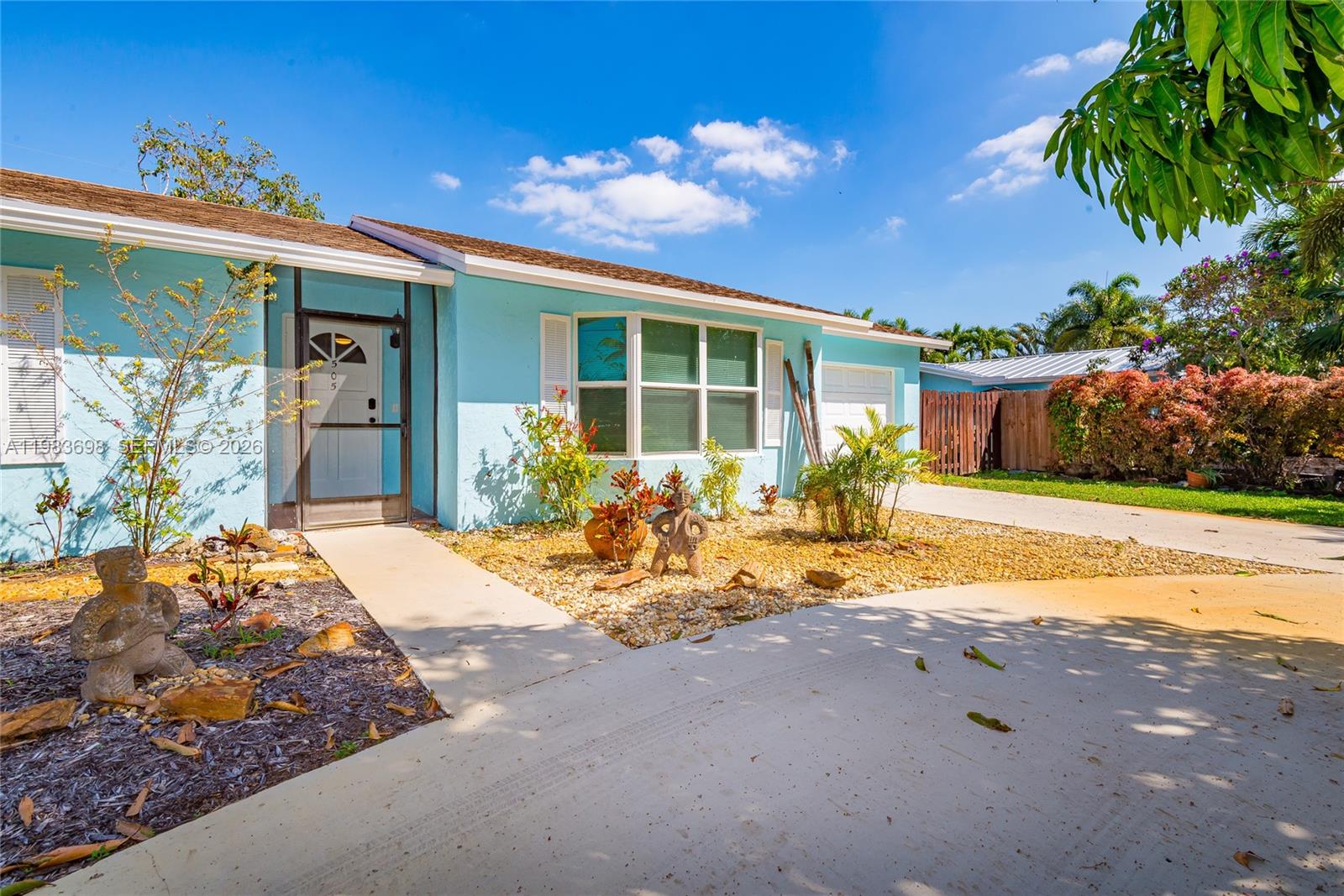 TROPIC PALMS 1 - Residential