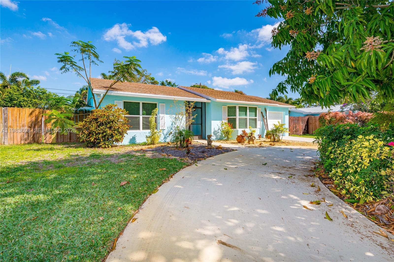 TROPIC PALMS 1 - Residential