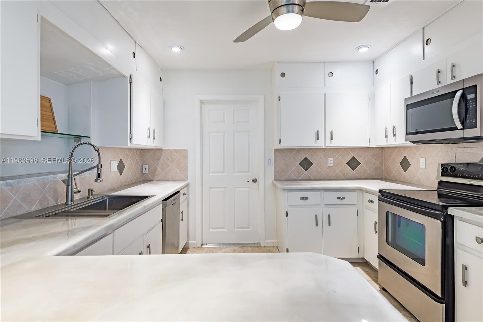 TROPIC PALMS 1 - Residential