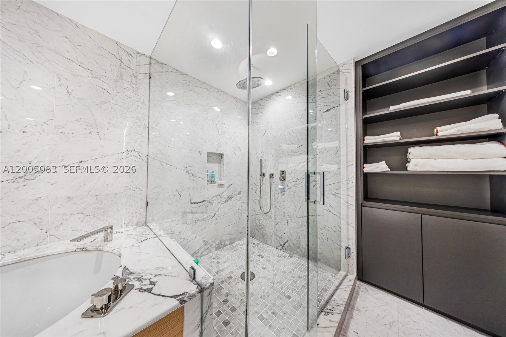 ONDA RESIDENCES - Residential