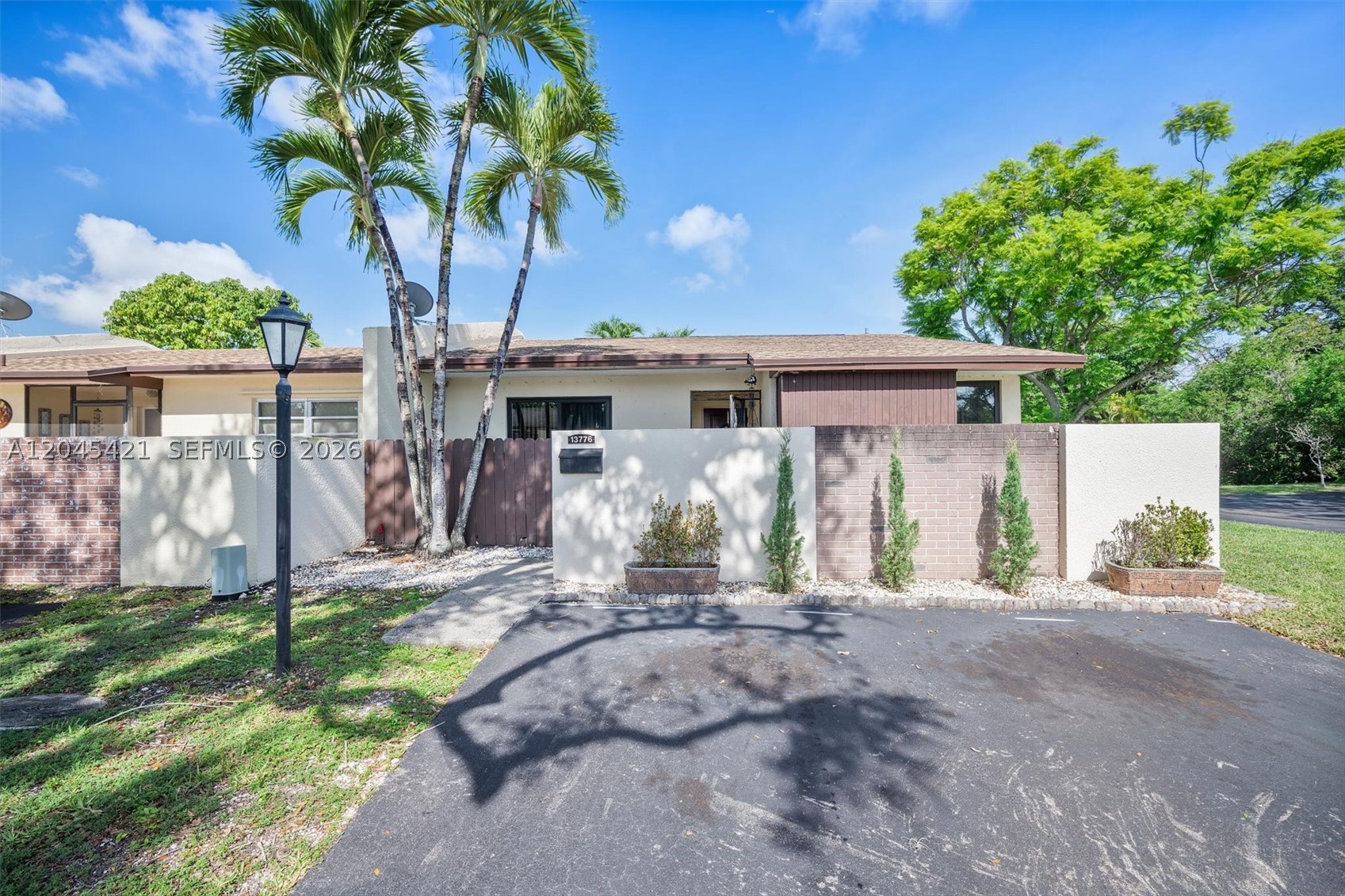 KENDALE LAKES NORTH SEC 1 - Residential