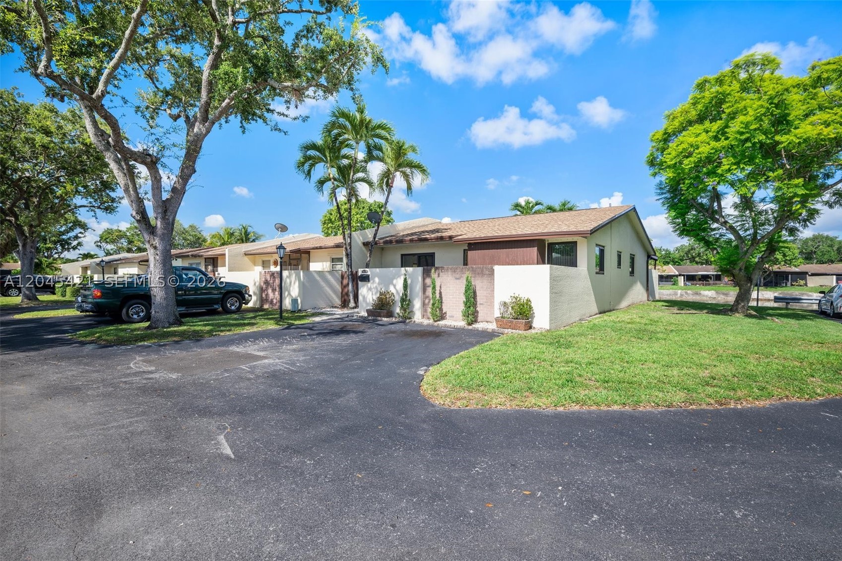KENDALE LAKES NORTH SEC 1 - Residential