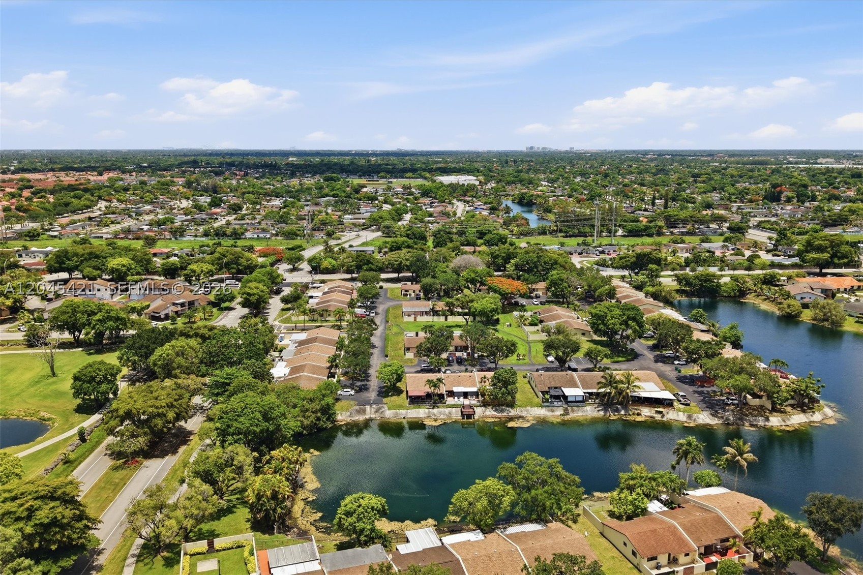 KENDALE LAKES NORTH SEC 1 - Residential