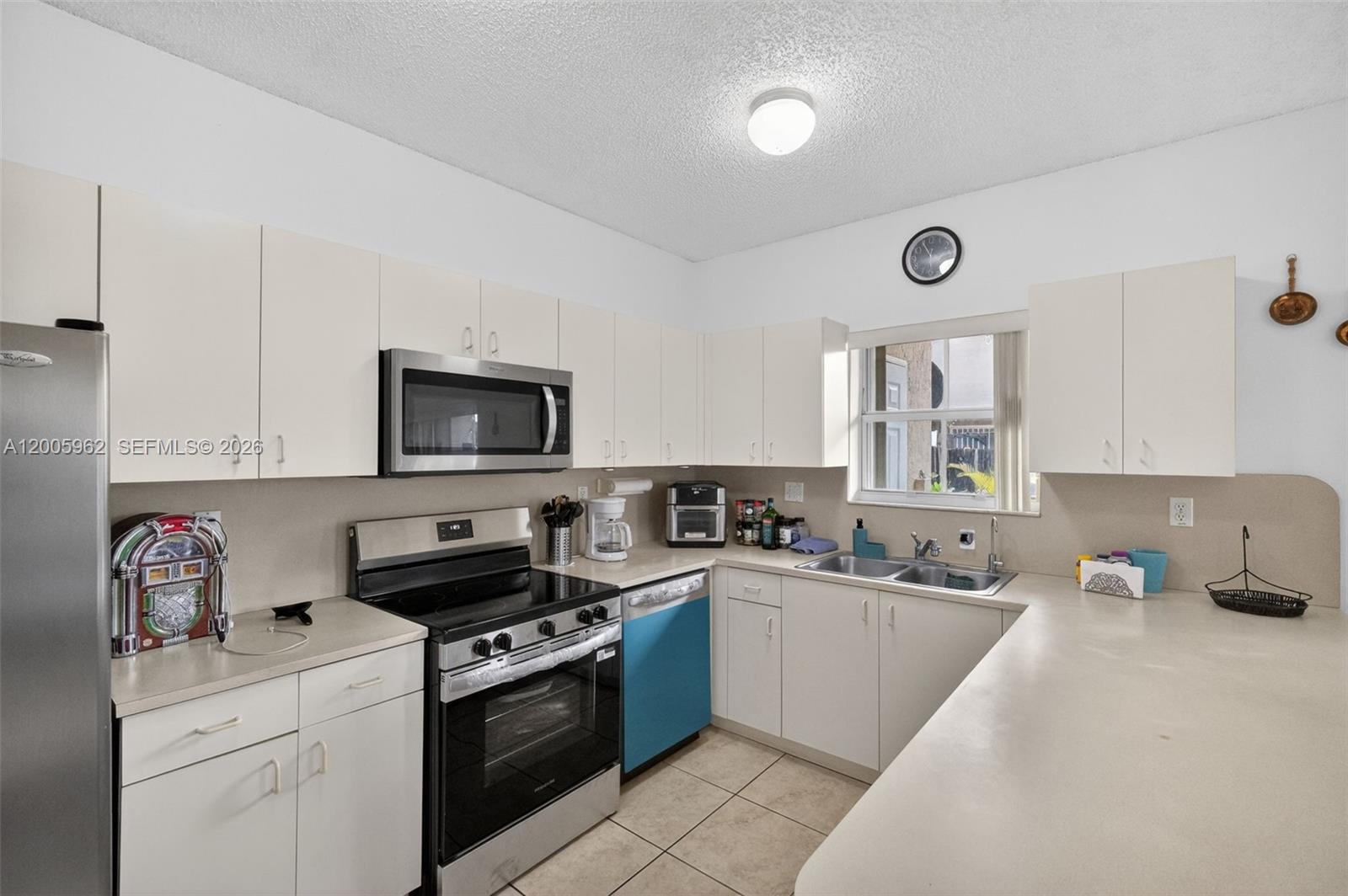 PASEOS AT MIAMI LAKES - Residential