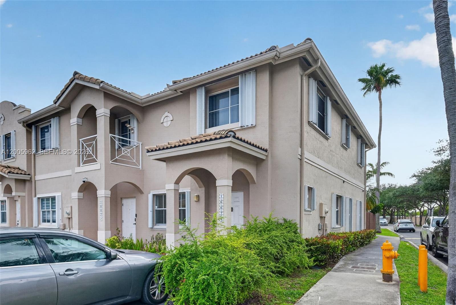 PASEOS AT MIAMI LAKES - Residential