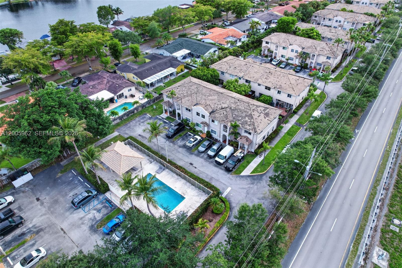 PASEOS AT MIAMI LAKES - Residential