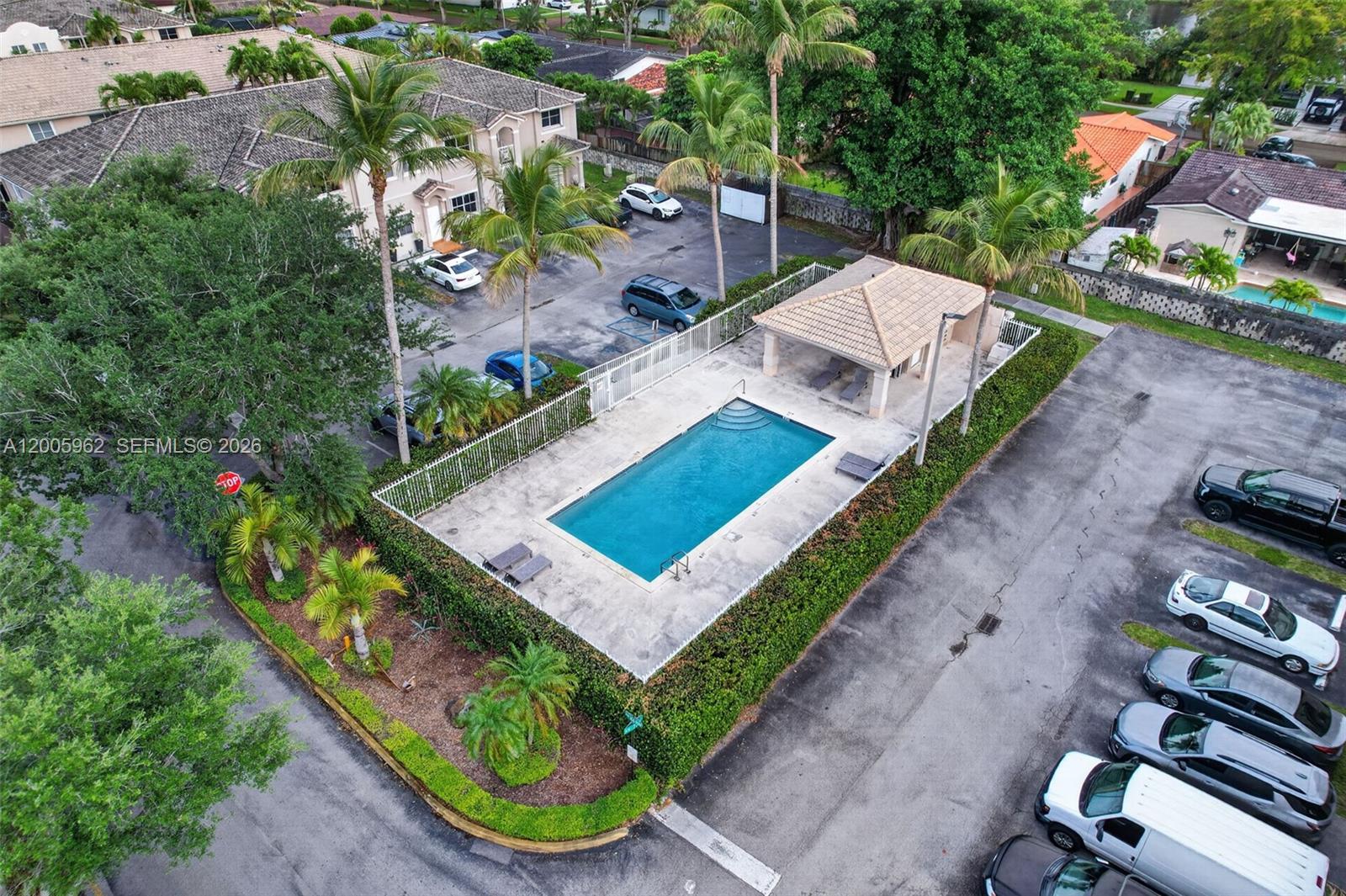 PASEOS AT MIAMI LAKES - Residential