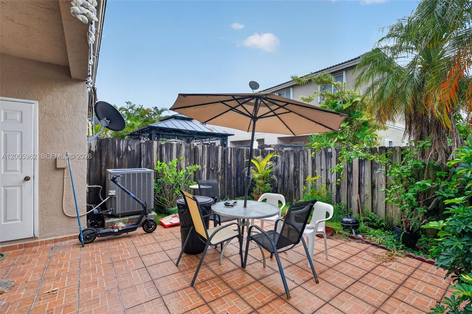 PASEOS AT MIAMI LAKES - Residential