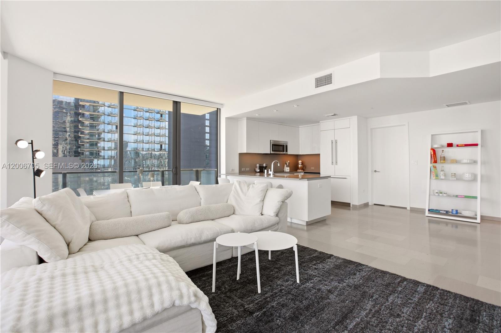 REACH CONDO - Residential