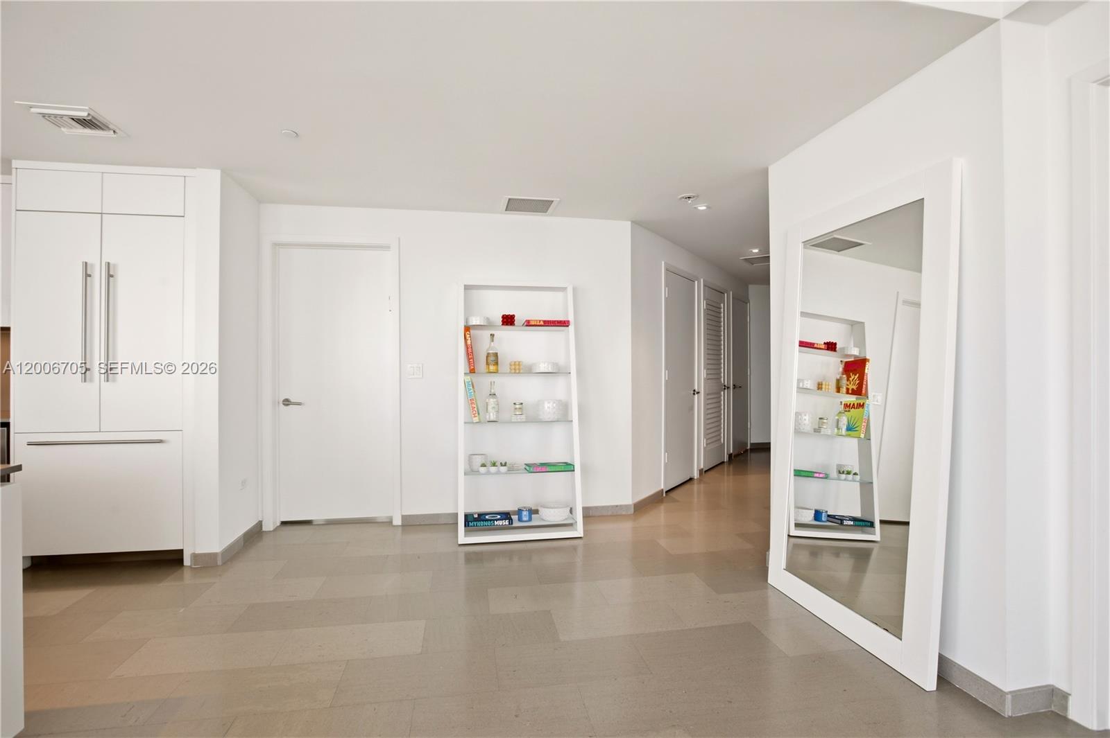 REACH CONDO - Residential