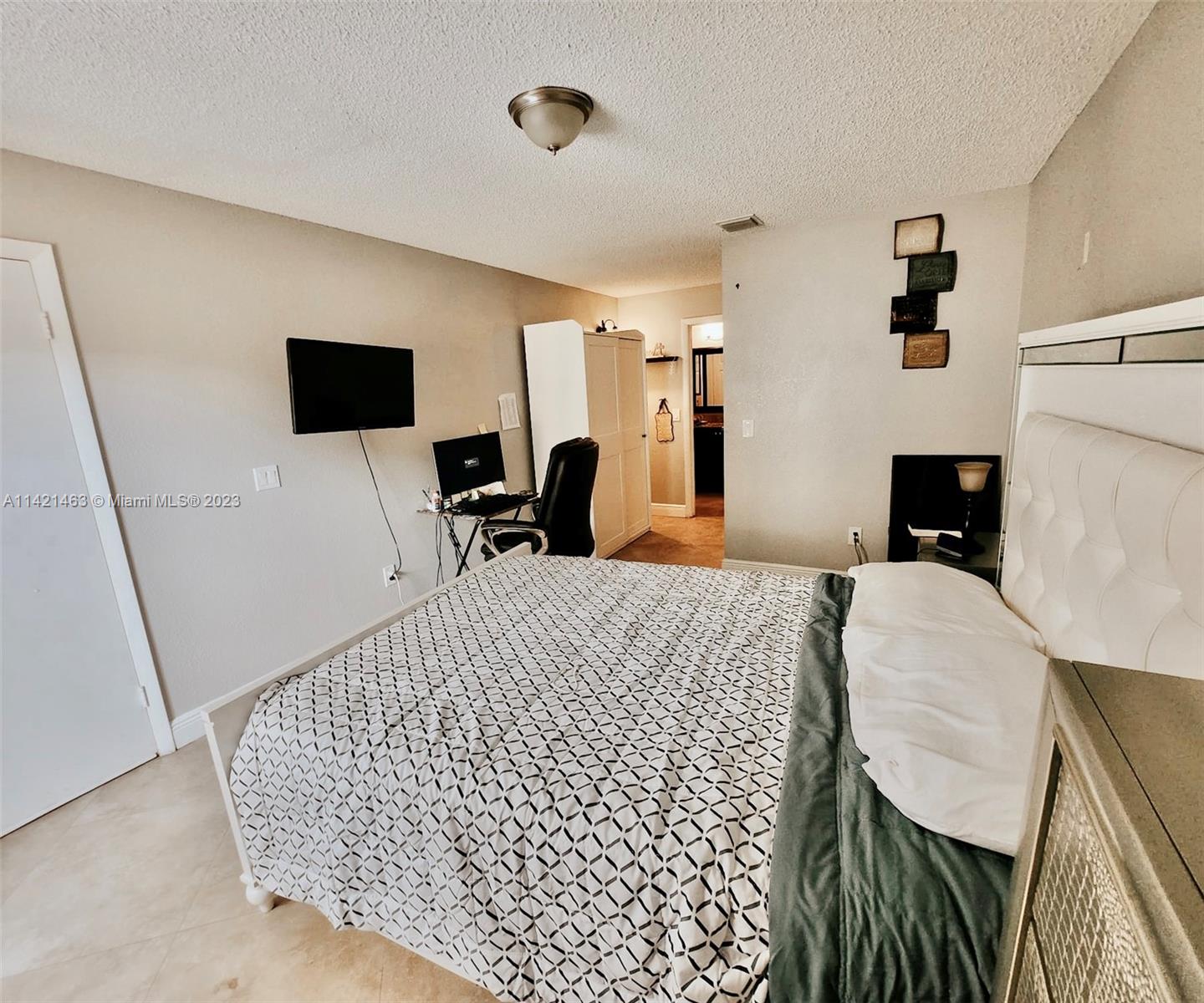 ROCK ISLAND LAND CORP - Residential