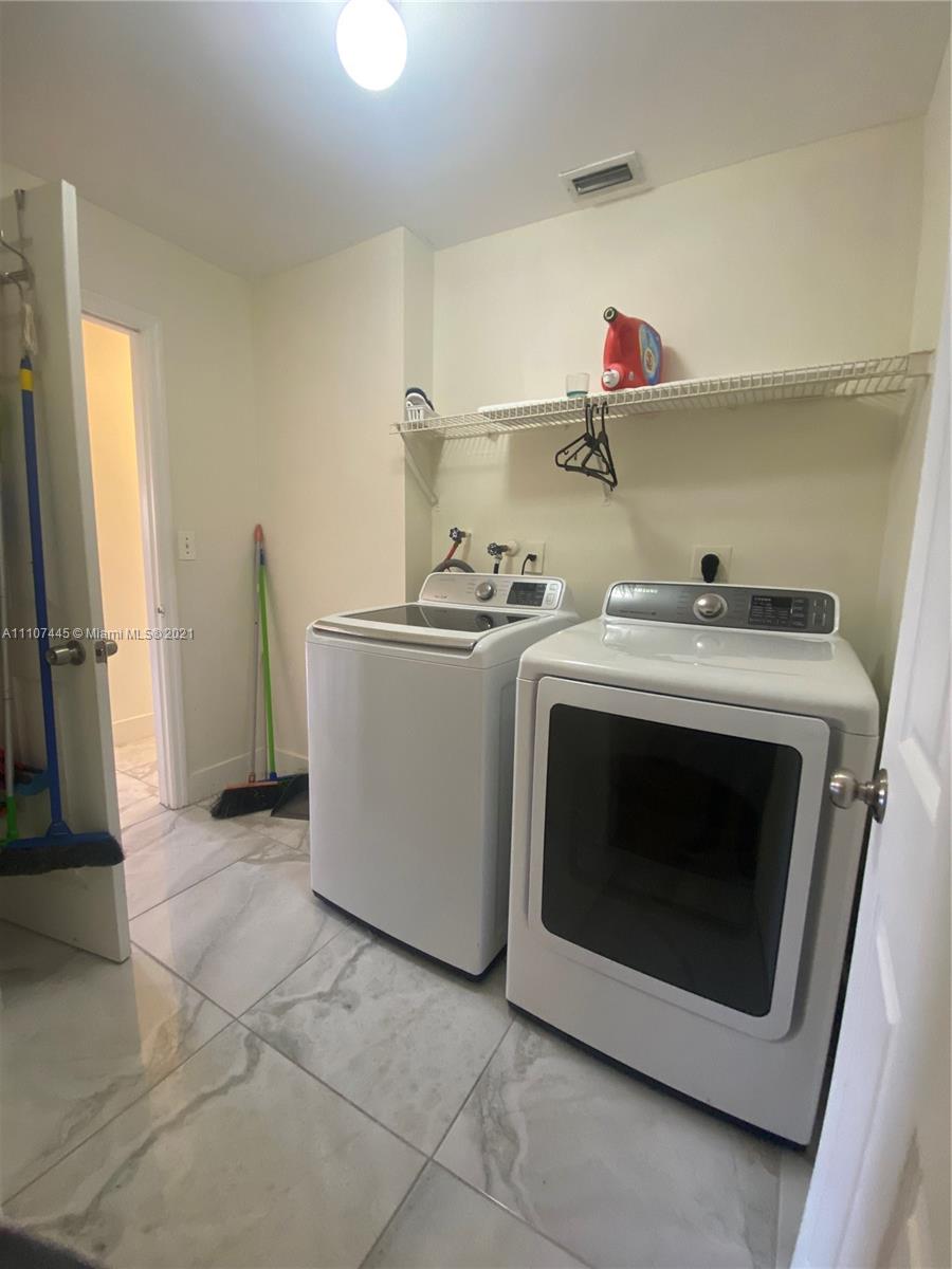 BRIGHTONS MEADOW TRACE - Residential Lease