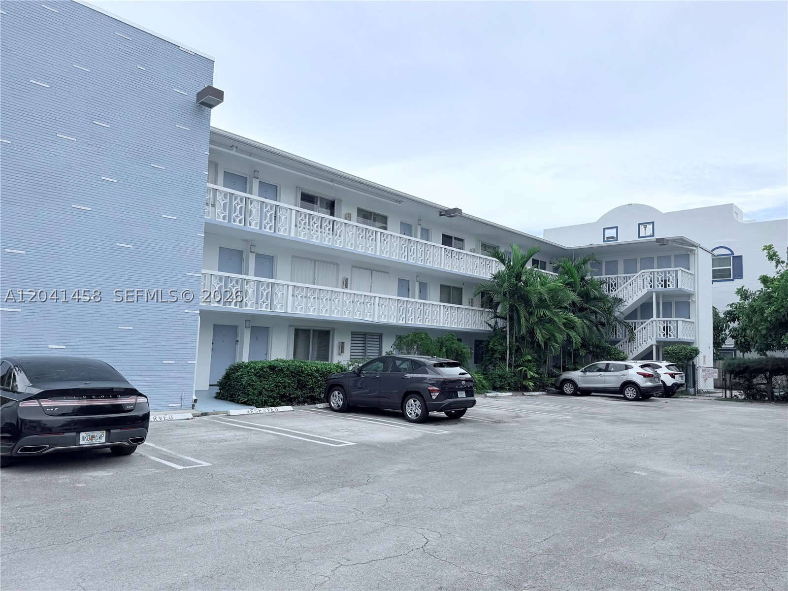 GOLDEN KEY CNDO - Residential