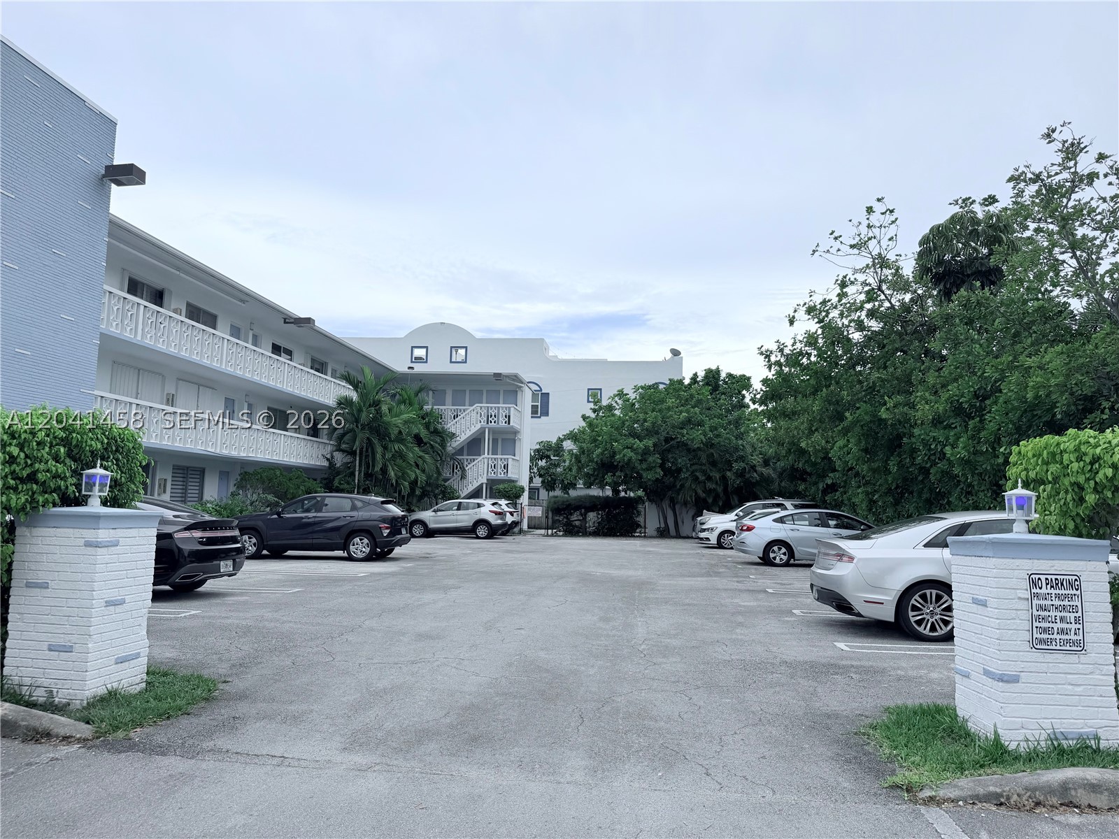 GOLDEN KEY CNDO - Residential