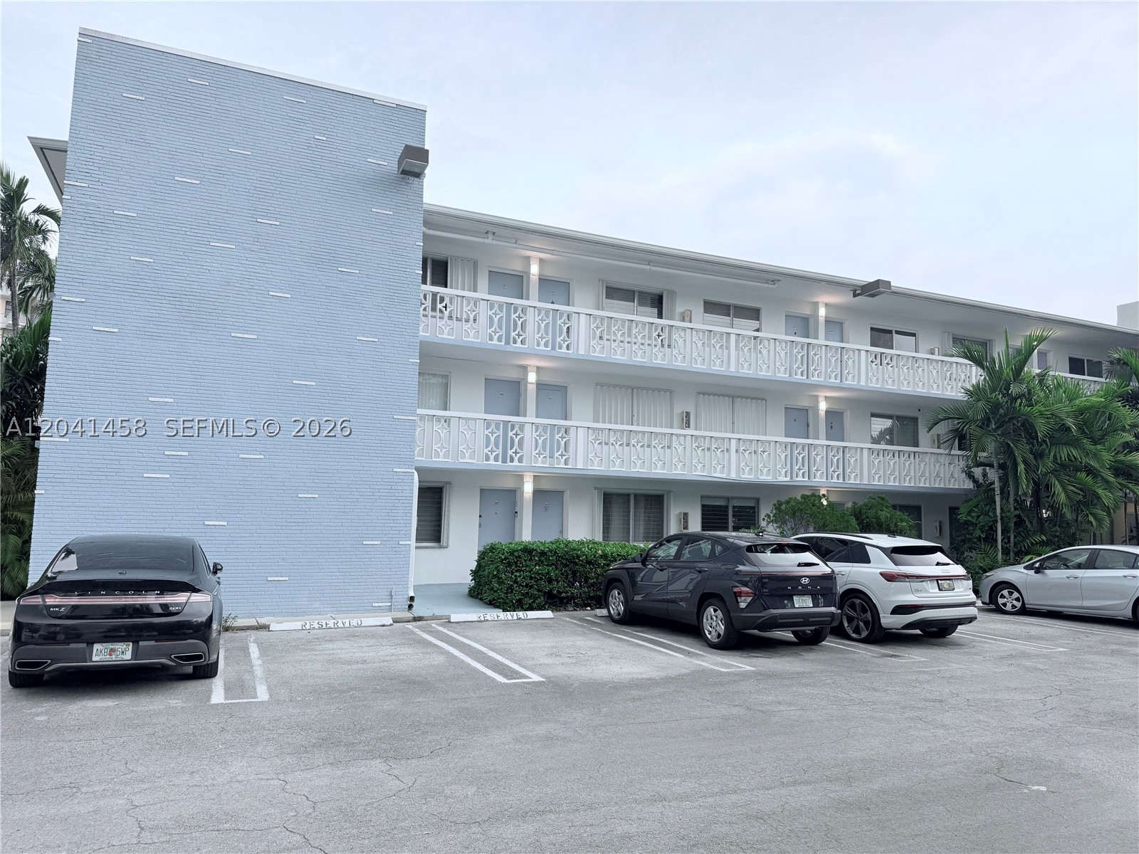 GOLDEN KEY CNDO - Residential