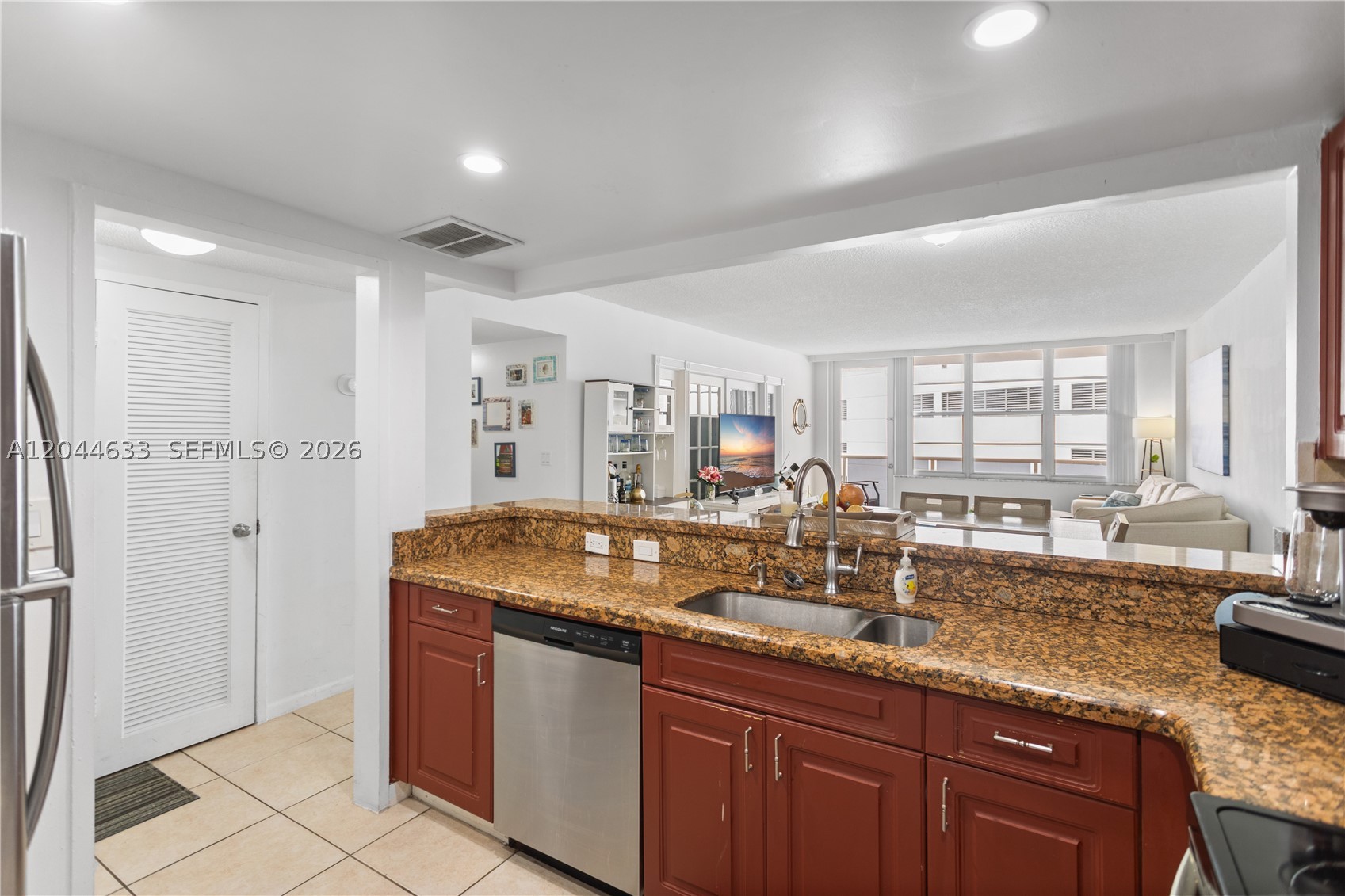 SEA AIR TOWERS CONDO - Residential