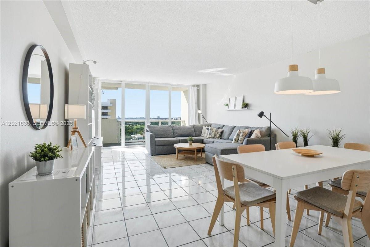 Reduced for a quick sale. Fully renovated and equipped unit at The Pavilion, an oceanfront building with private beach access. Very bright and fully furnished — turnkey and ready to enjoy or generate income.

Short-term rentals are allowed, and the unit is already connected to a professional rental management platform that handles reservations, check-in/check-out, cleaning, and maintenance, helping maximize occupancy.
Enjoy views of the Intracoastal and Collins Avenue.
Building amenities include beach chairs, gym, BBQ area, 24/7 security, and one valet parking space.
Prime Miami Beach location, close to shopping, dining, and entertainment.
Your oceanfront retreat with active rental income from day​​‌​​​​‌​‌​​​‌‌​​​‌‌‌​​‌​​‌‌​​​​ one.