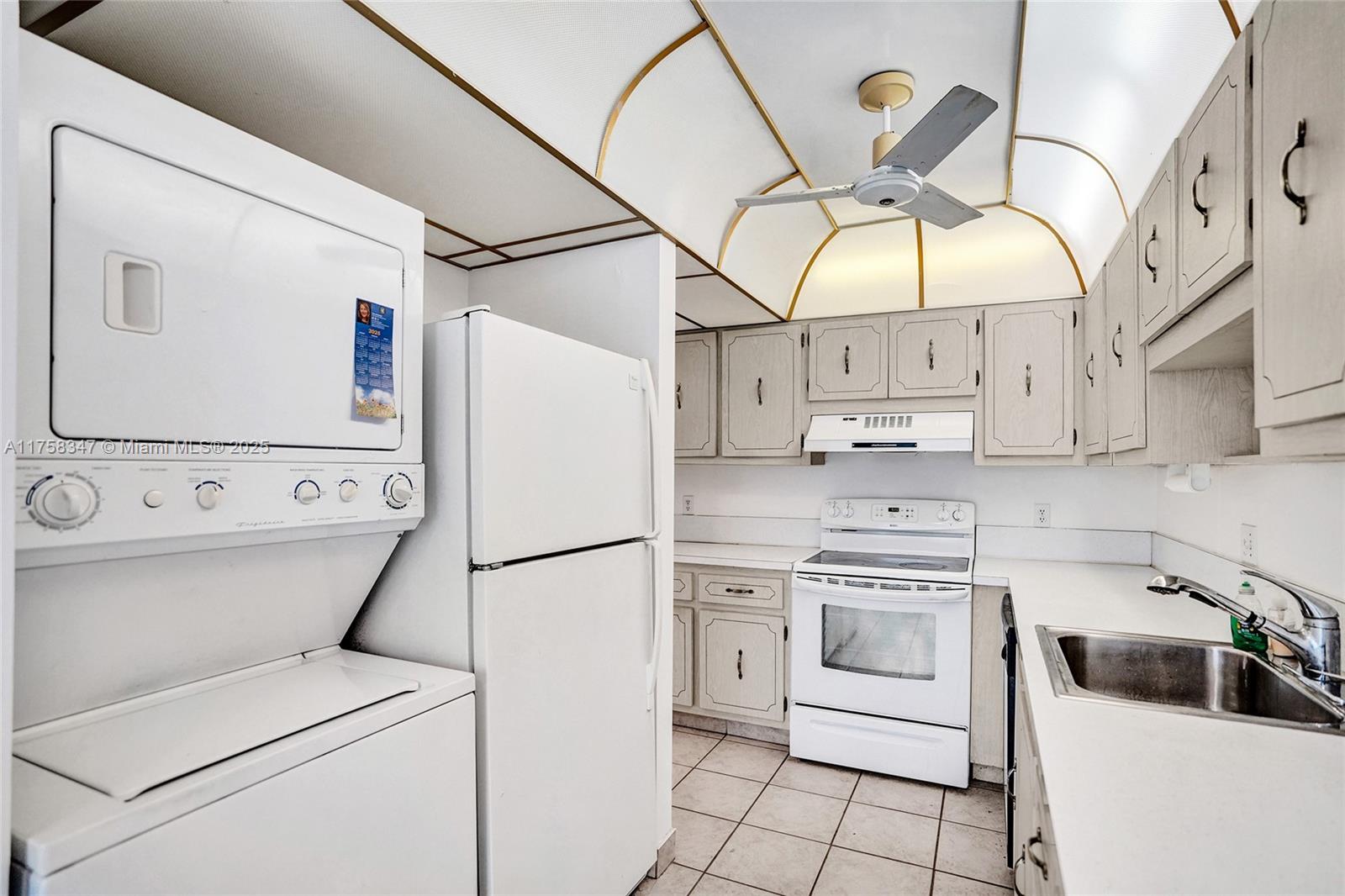 PINES OF DELRAY CONDO - Residential Lease
