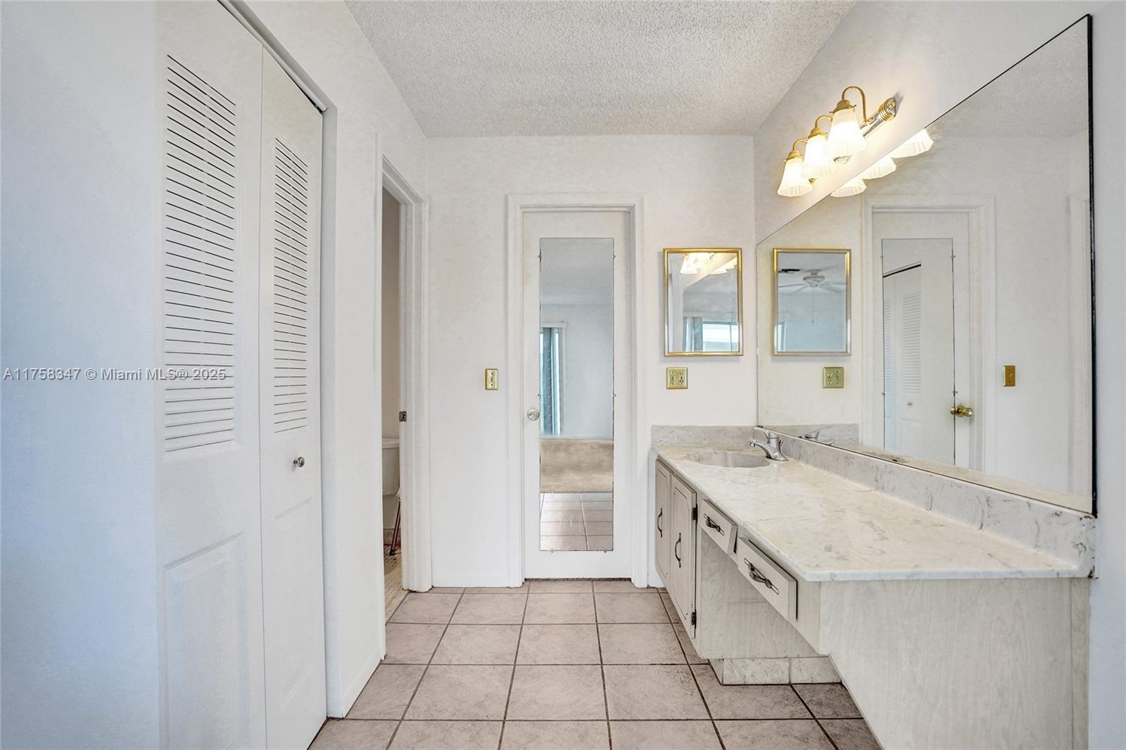 PINES OF DELRAY CONDO - Residential Lease