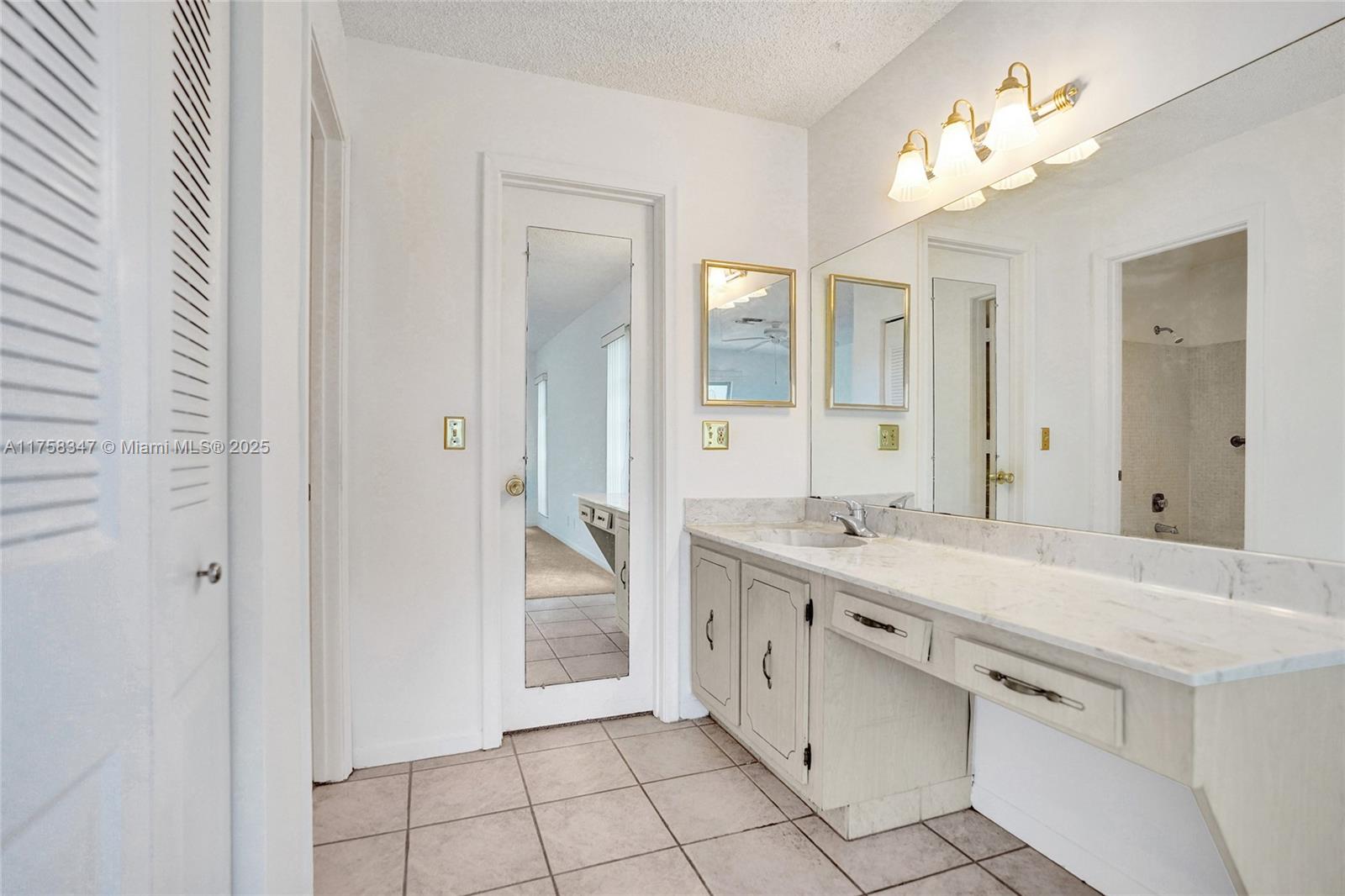 PINES OF DELRAY CONDO - Residential Lease