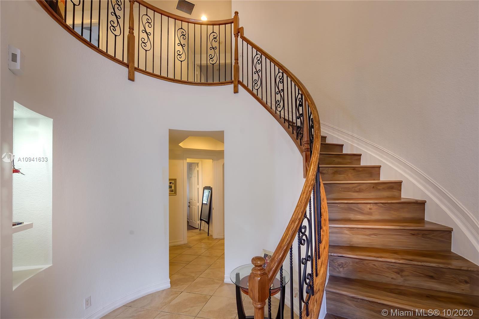 MONTREAUX - Residential Lease