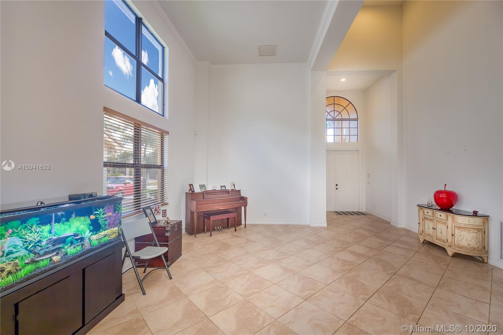 MONTREAUX - Residential Lease