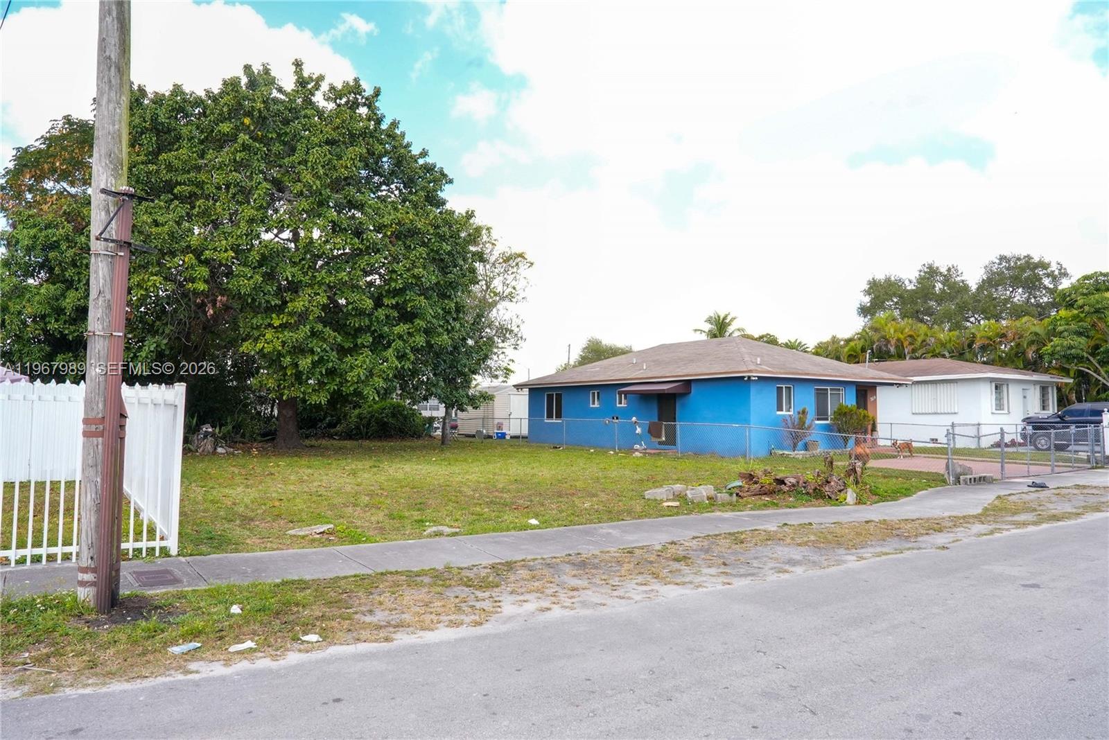 OAKLAND PARK - Land