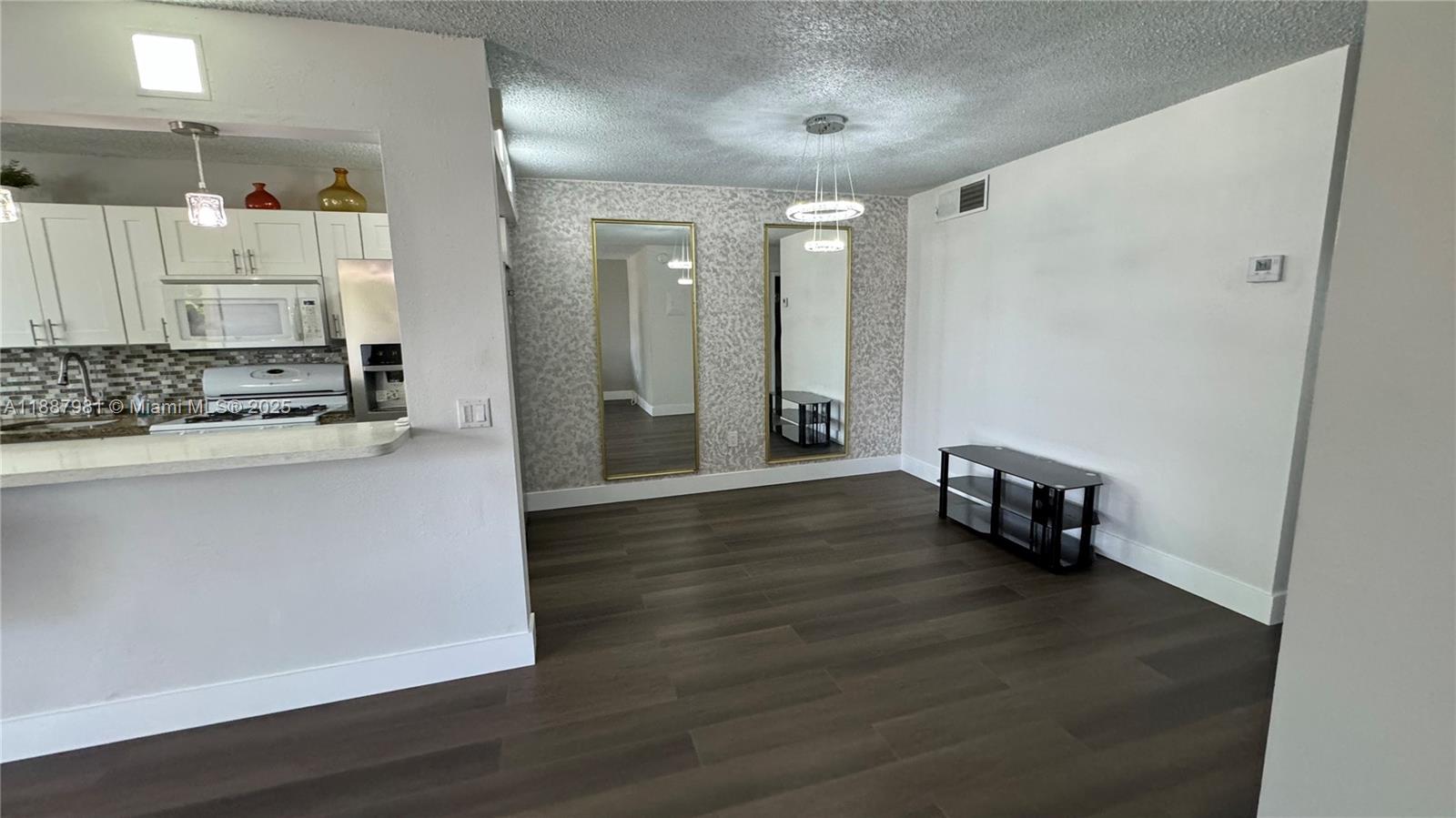 RO-MONT SOUTH CONDO E - Residential
