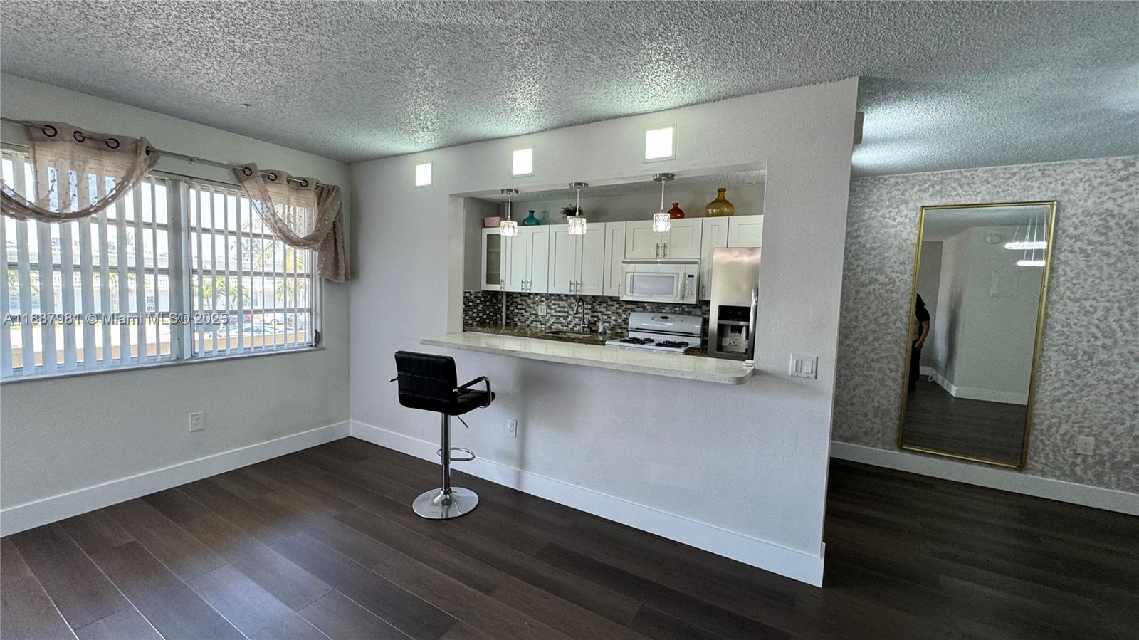 RO-MONT SOUTH CONDO E - Residential