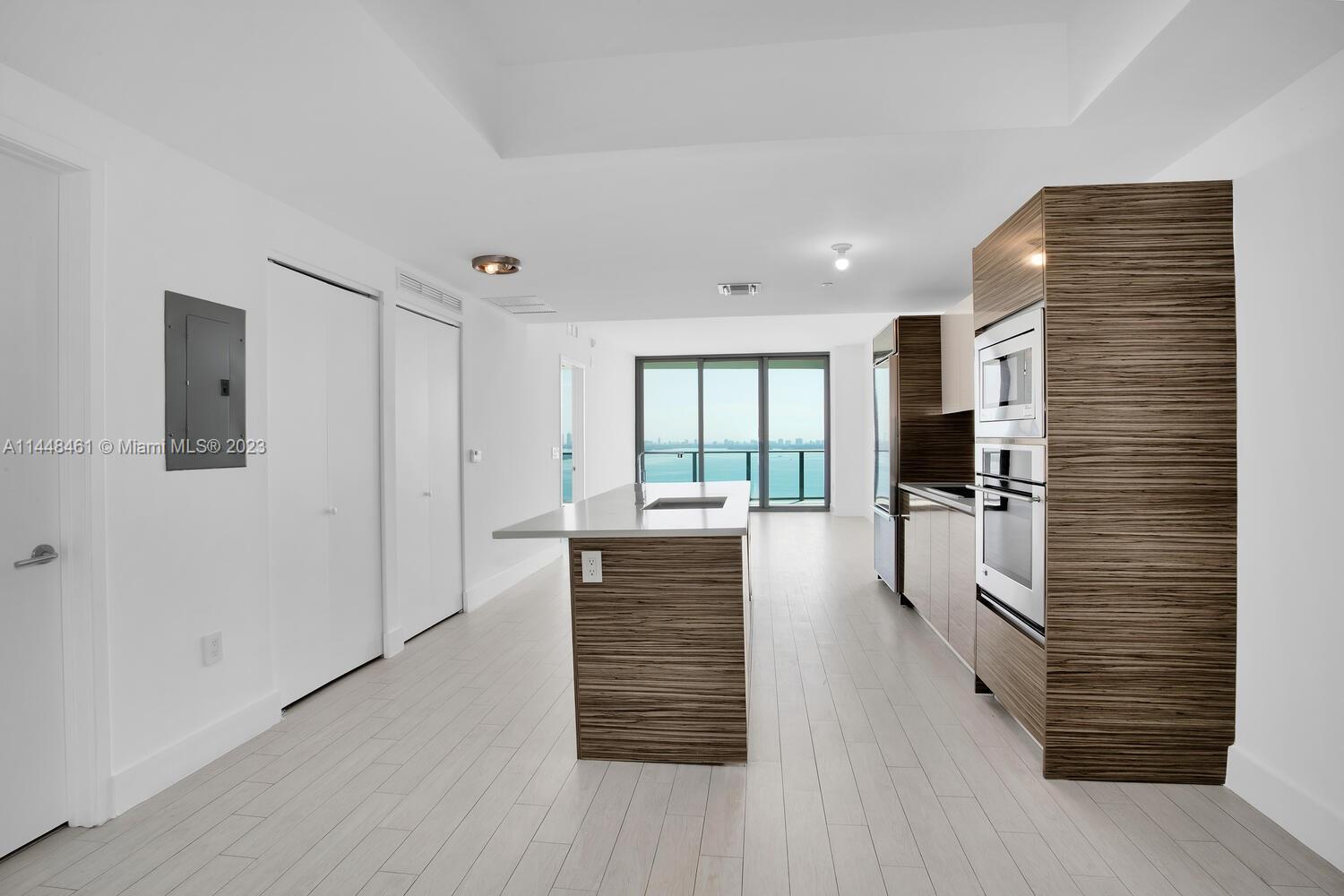 ICON BAY CONDO - Residential Lease