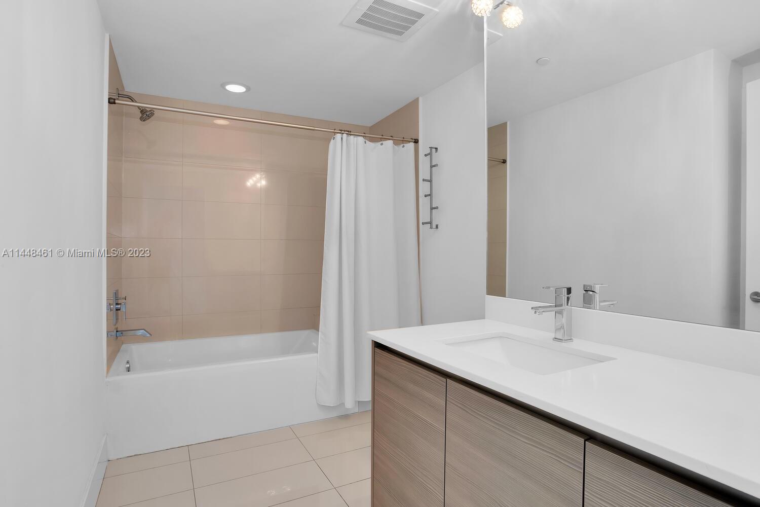 ICON BAY CONDO - Residential Lease