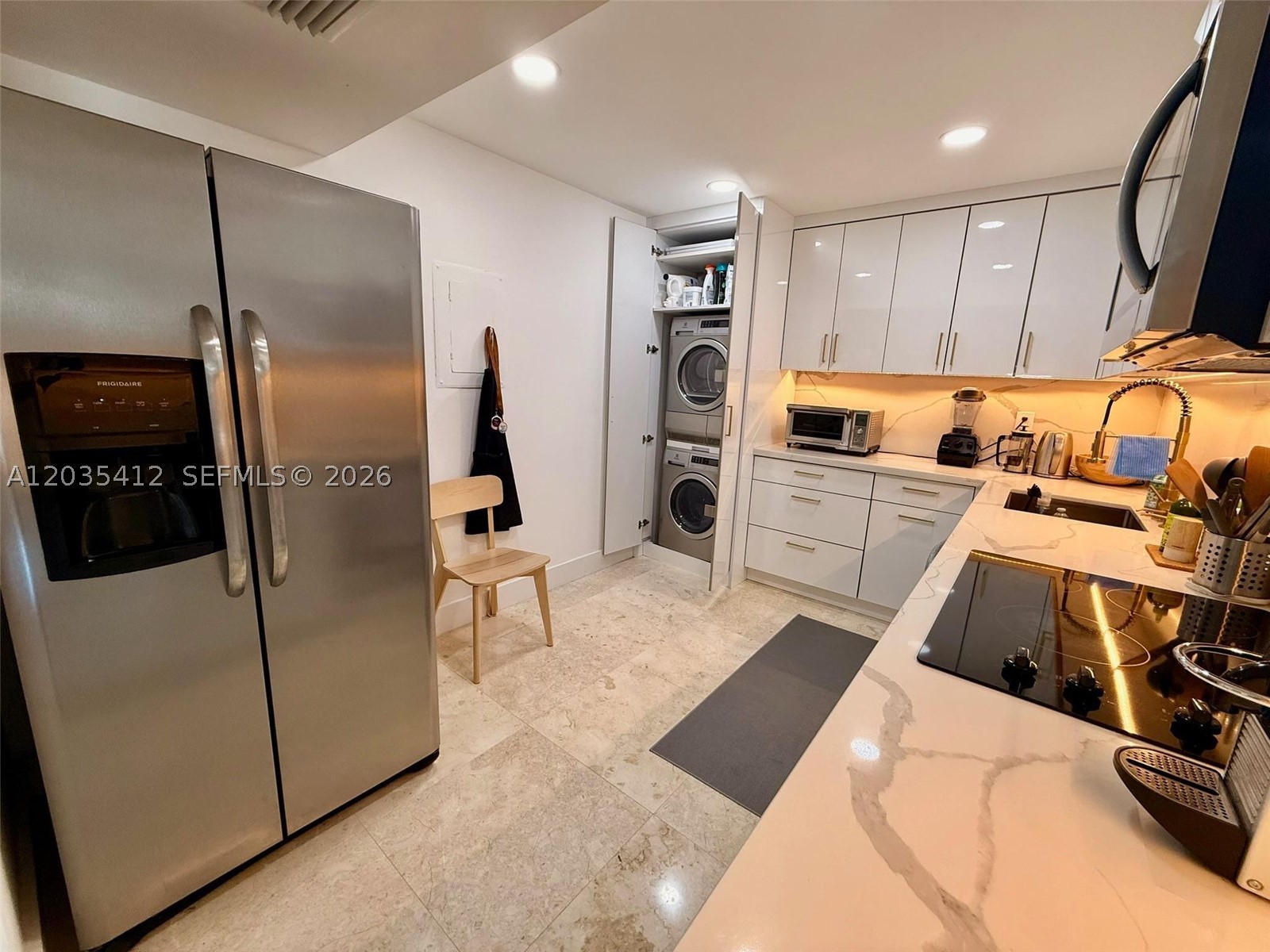 BAYSHORE PLACE CONDO - Residential Lease
