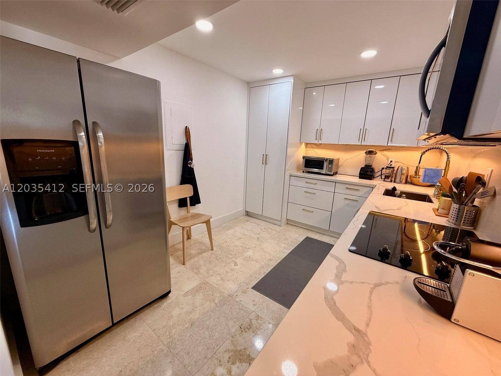 BAYSHORE PLACE CONDO - Residential Lease
