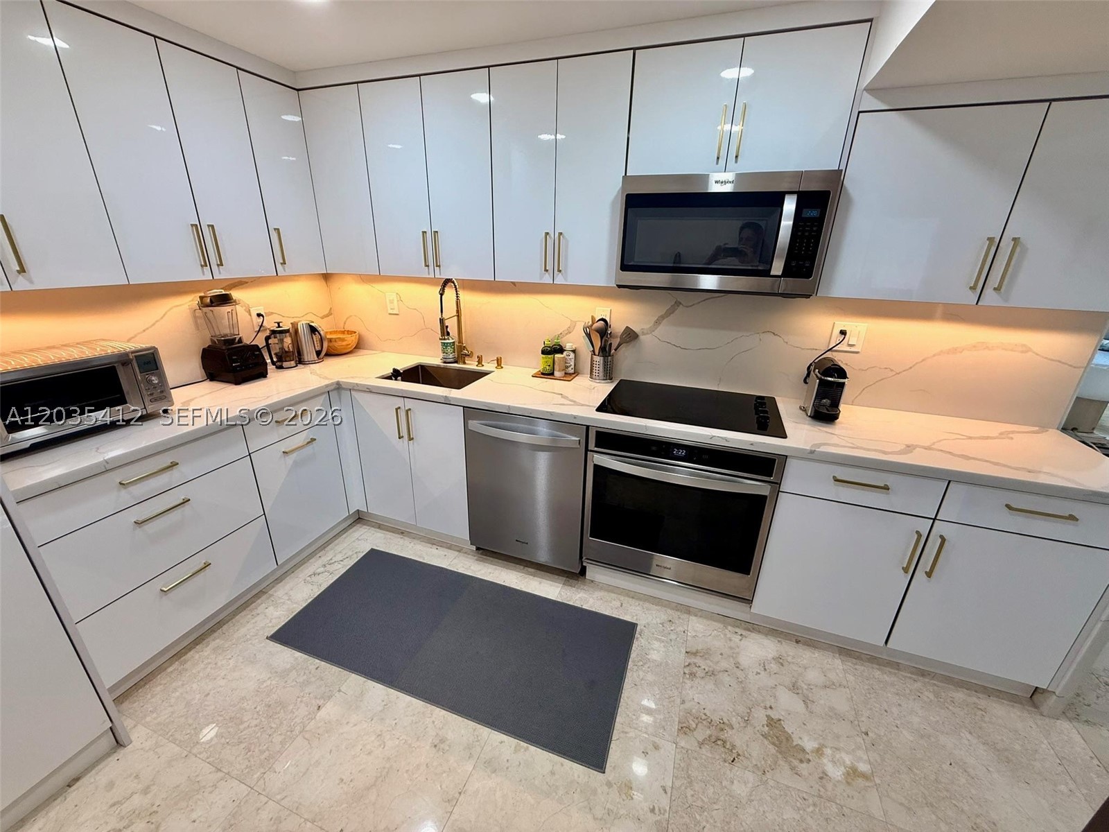BAYSHORE PLACE CONDO - Residential Lease