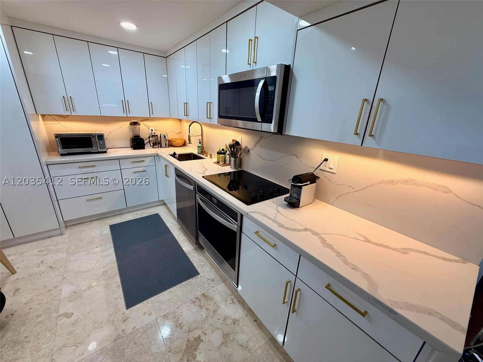 BAYSHORE PLACE CONDO - Residential Lease