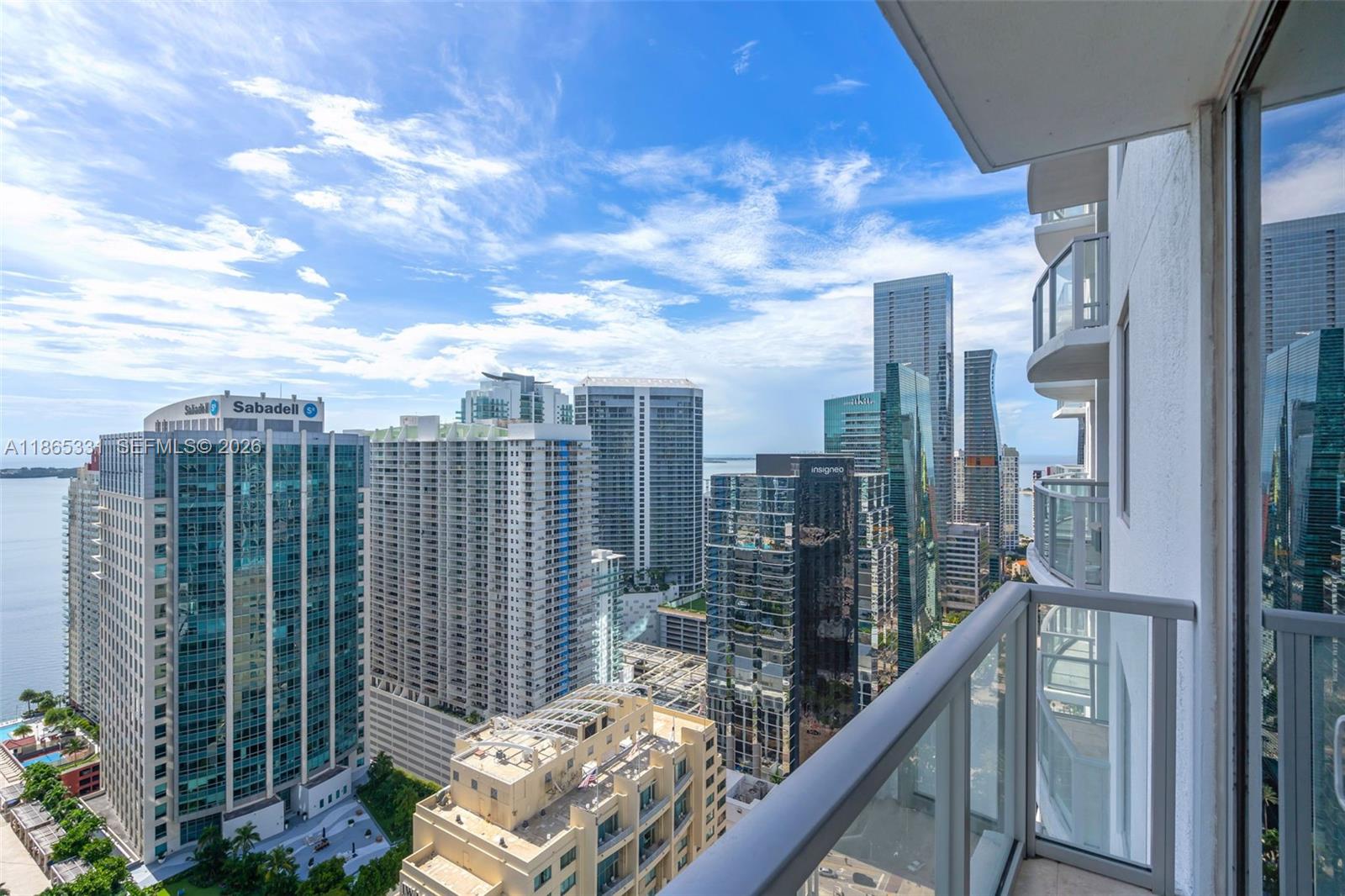 Prominent, luxurious building located in Brickell District! The building sits in prime location offering views and high end amenitie!  Unit offers plenty of natural light taking advantage of Miami's sunny climate. Steady appreciation in value, great choice for investment as well as a place to call home!

Subject to errors, please confirm information.
