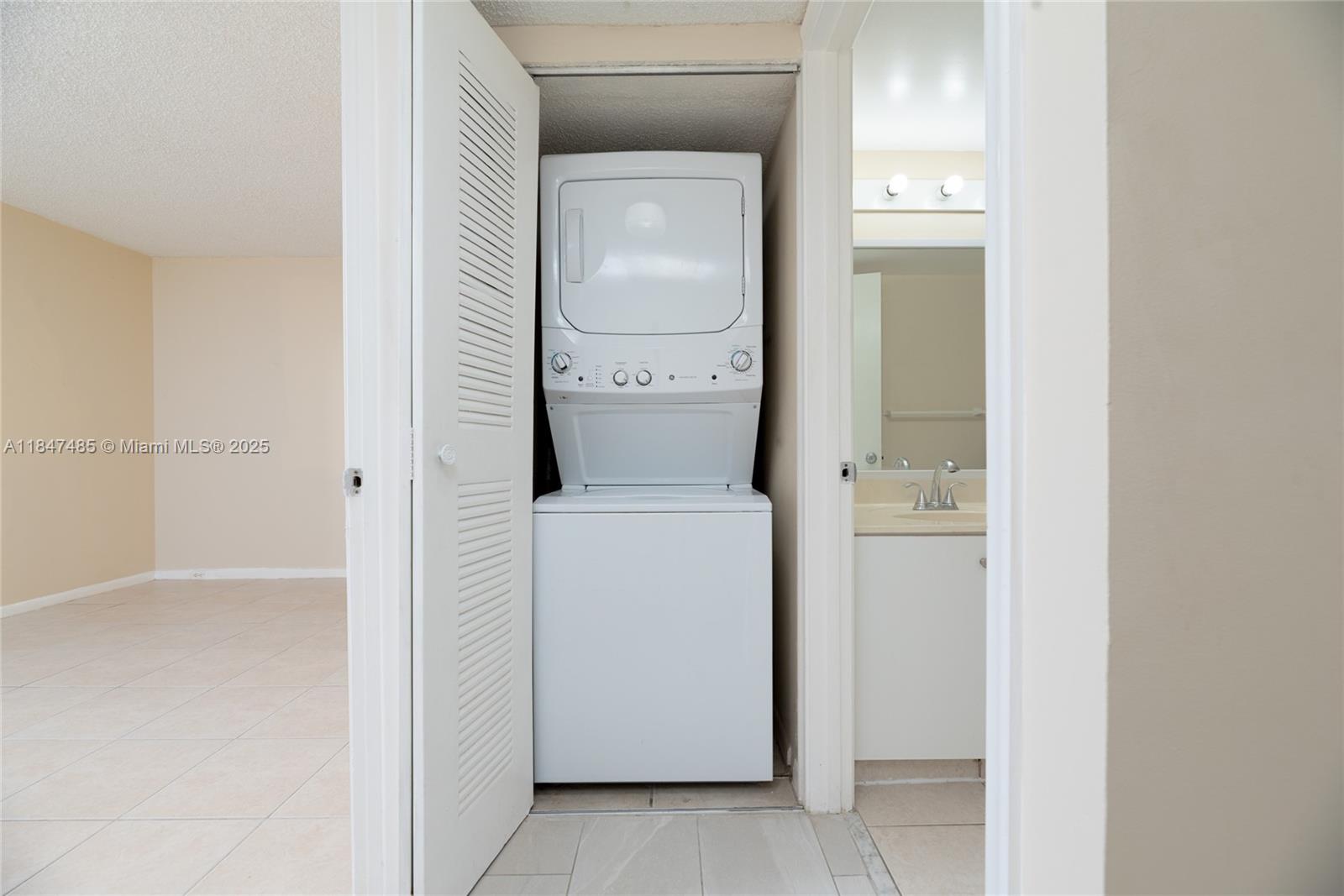 IVANHOE EAST AT CENTURY V - Residential