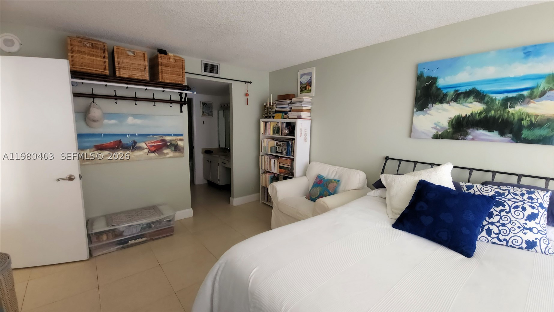 BRICKELL PLACE CONDO - Residential