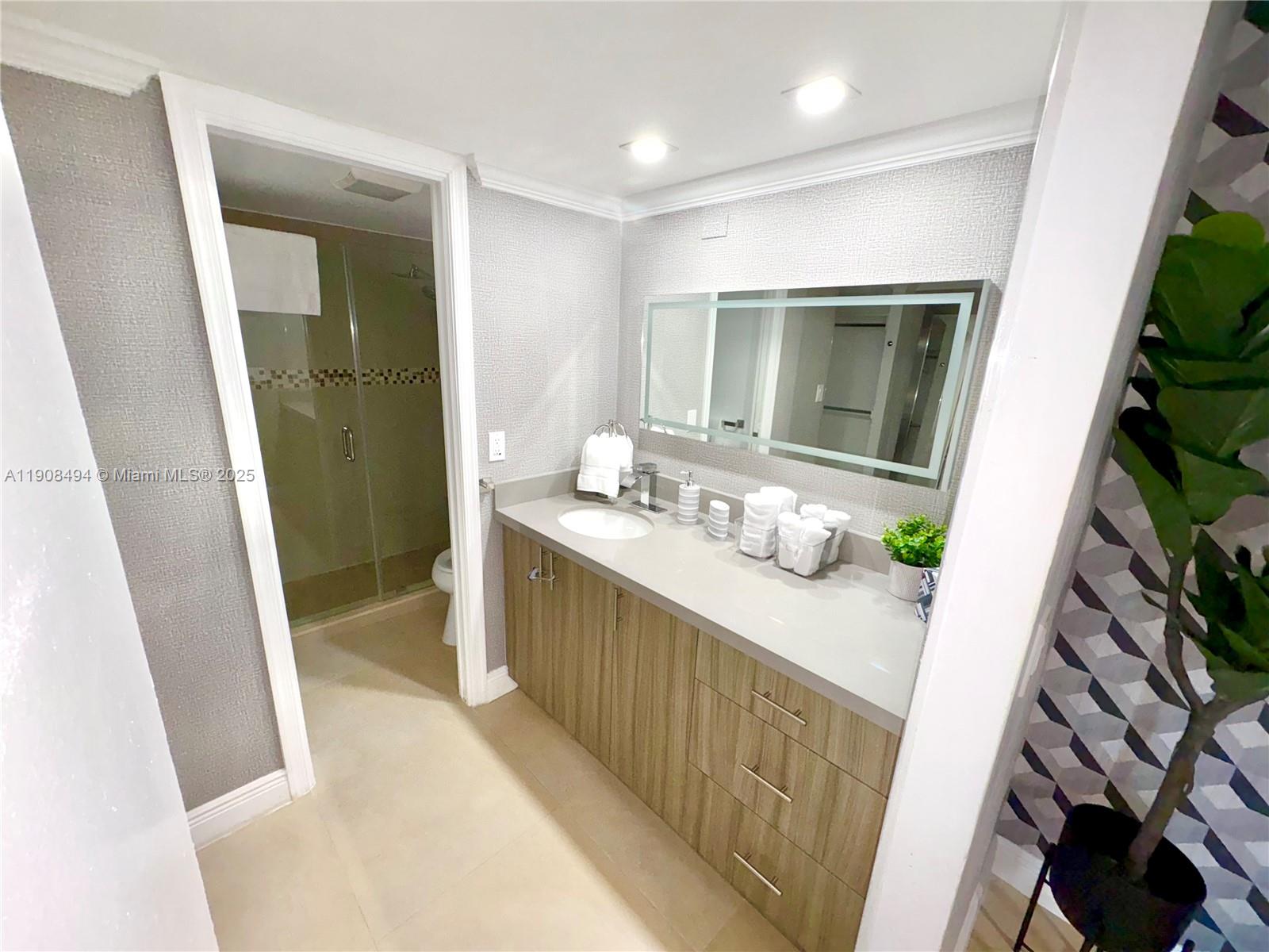 BISCAYA III CONDO - Residential