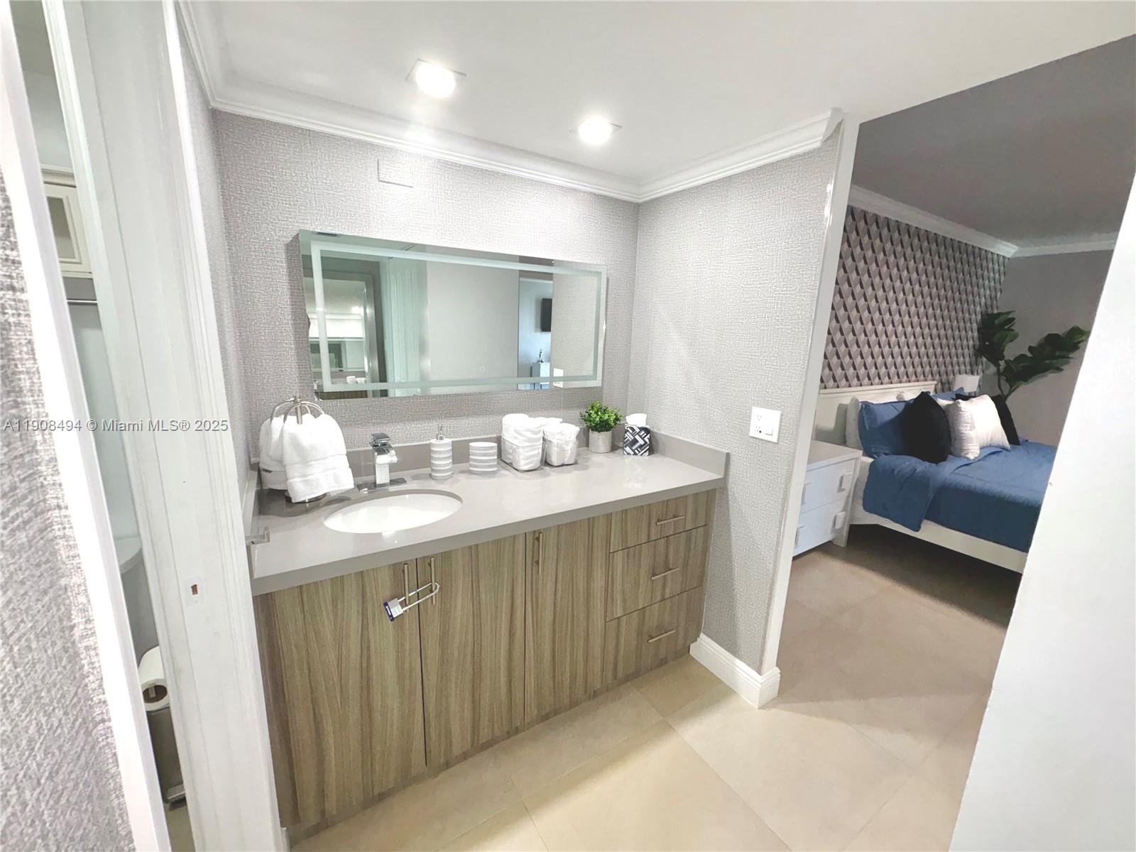 BISCAYA III CONDO - Residential