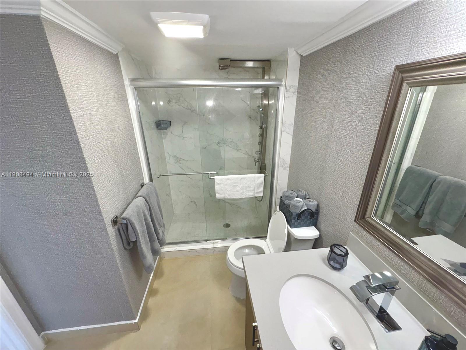BISCAYA III CONDO - Residential