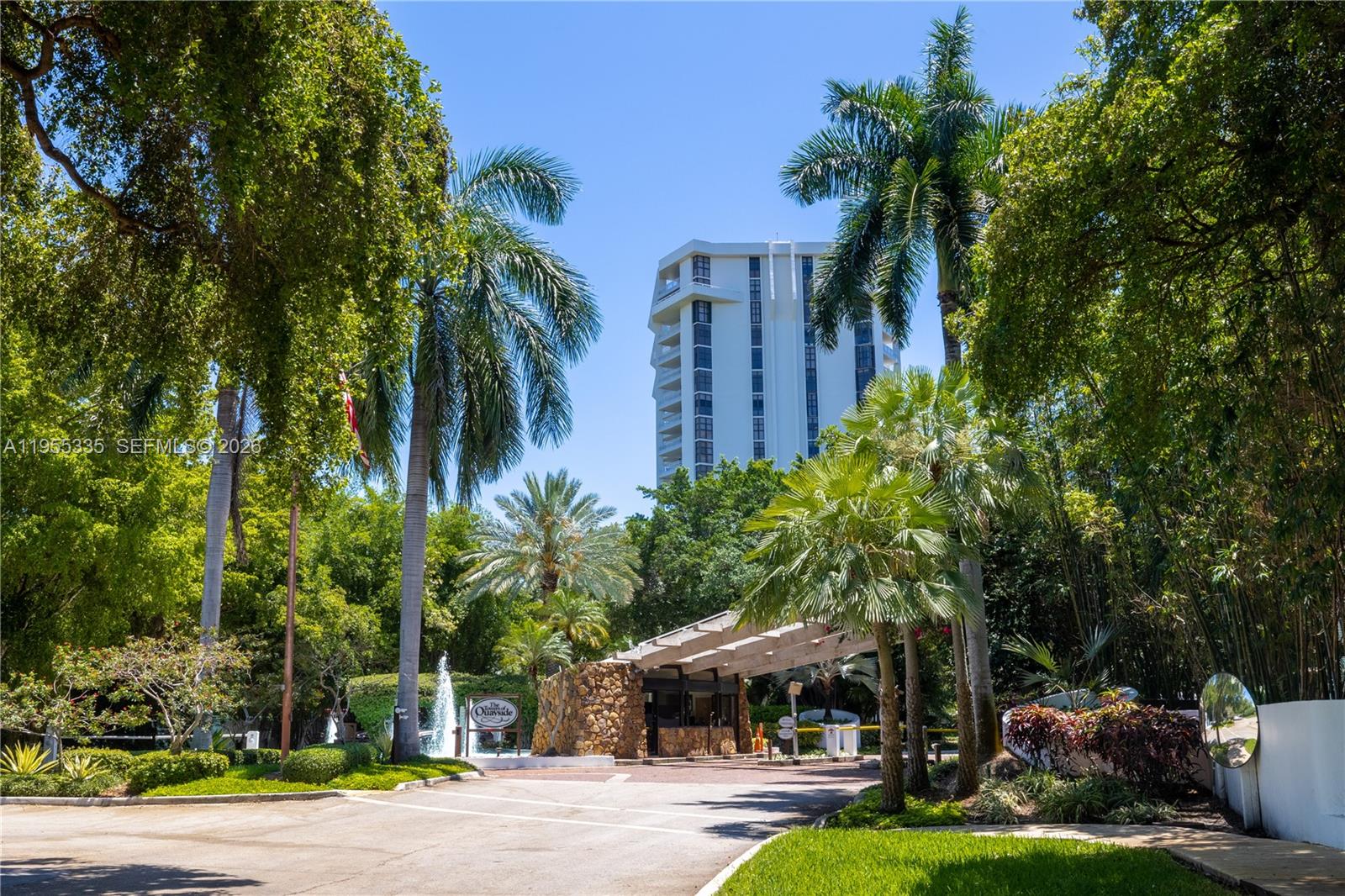 TOWERS OF QUAYSIDE CONDO - Residential