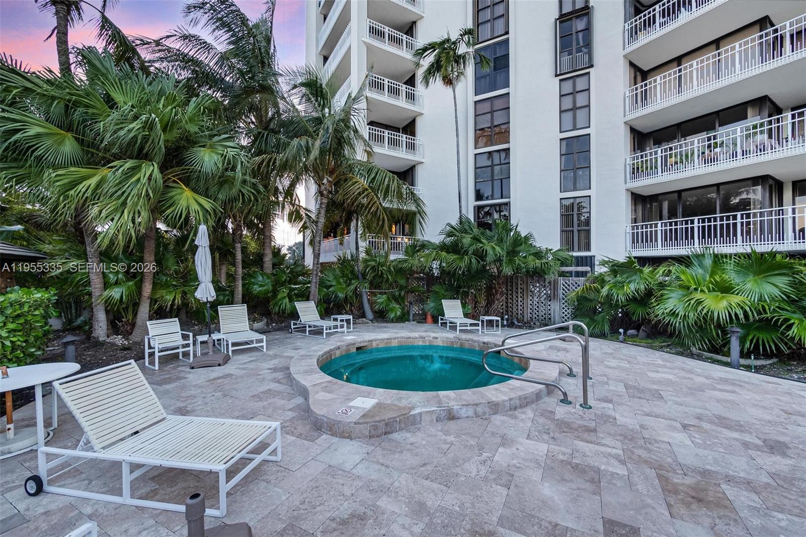 TOWERS OF QUAYSIDE CONDO - Residential